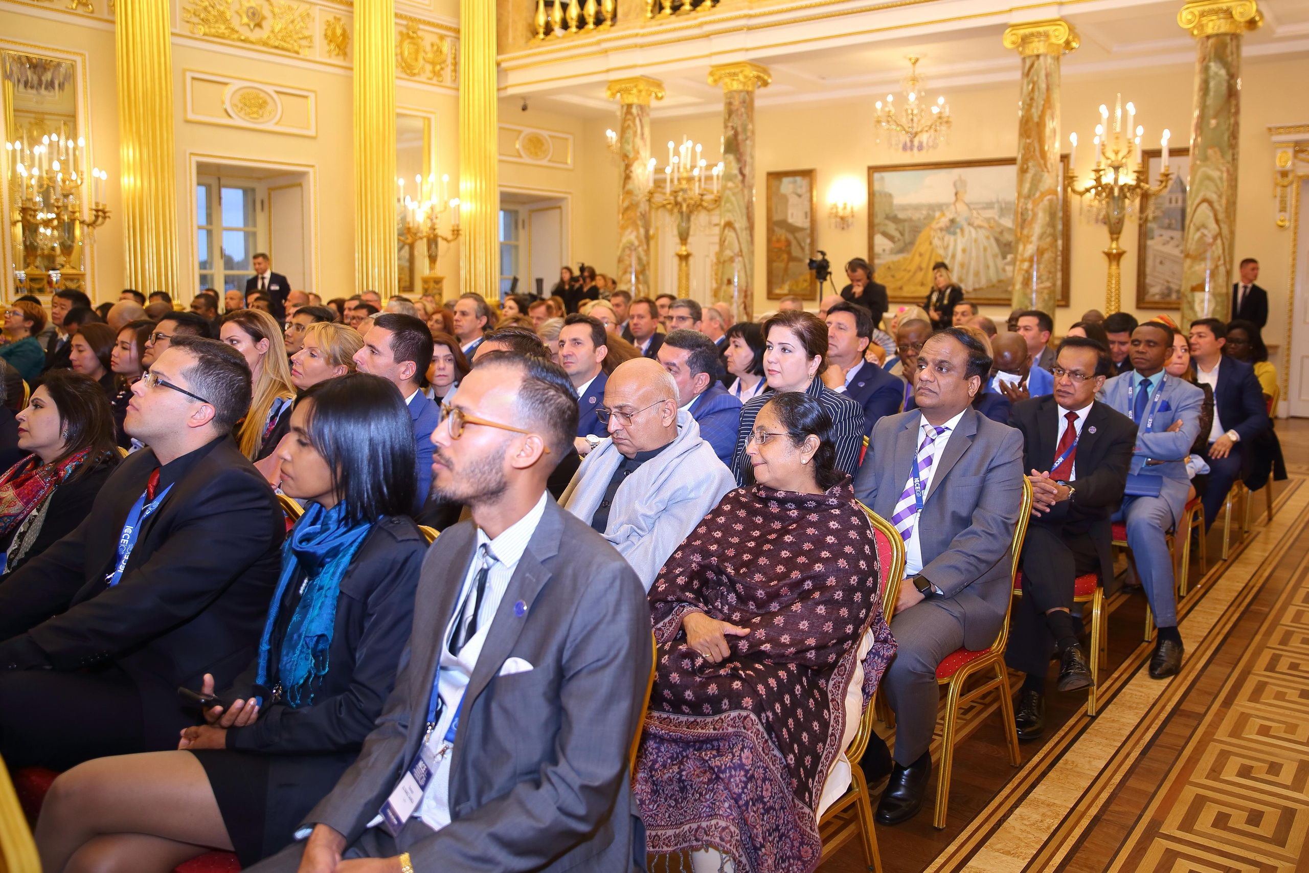 Встреча гостей в Царицыно вместе с солистами Геликон оперы. Фотограф ваших самых ярких событий в Москве и СПБ. Збронская Юлия