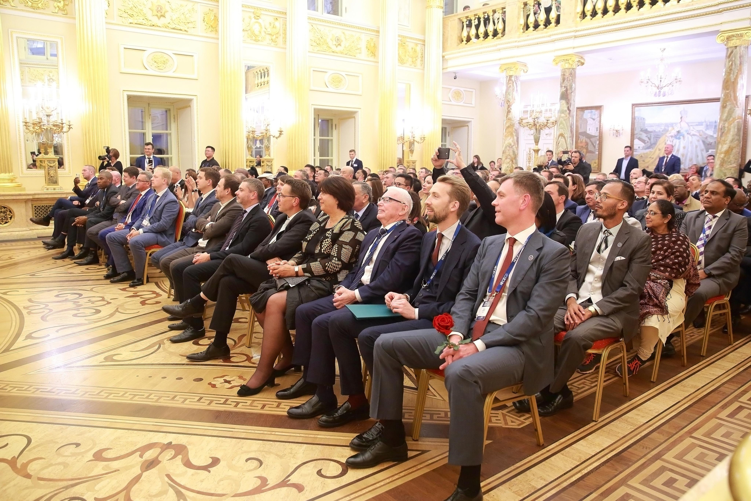 Встреча гостей в Царицыно вместе с солистами Геликон оперы. Фотограф ваших самых ярких событий в Москве и СПБ. Збронская Юлия