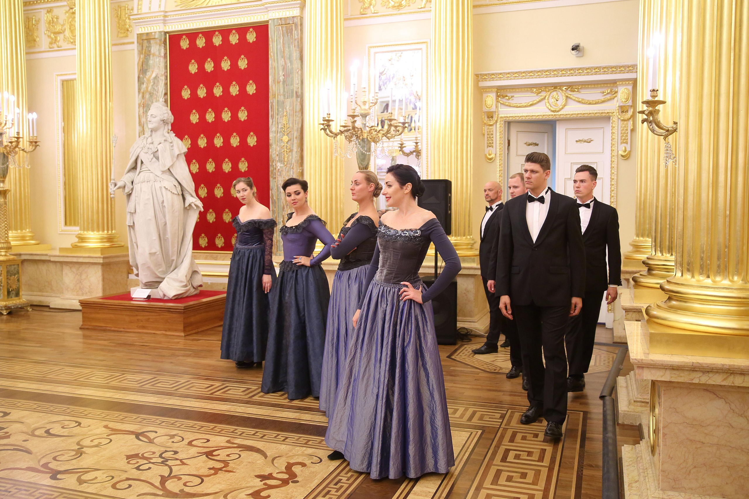 Встреча гостей в Царицыно вместе с солистами Геликон оперы. Фотограф ваших самых ярких событий в Москве и СПБ. Збронская Юлия