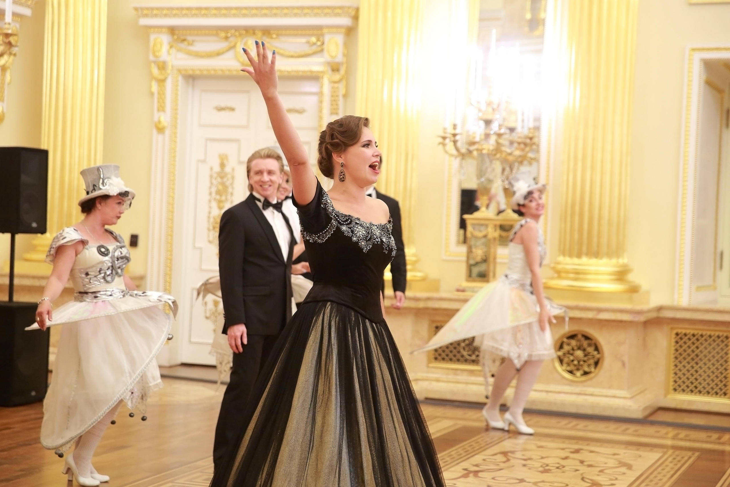 Встреча гостей в Царицыно вместе с солистами Геликон оперы. Фотограф ваших самых ярких событий в Москве и СПБ. Збронская Юлия