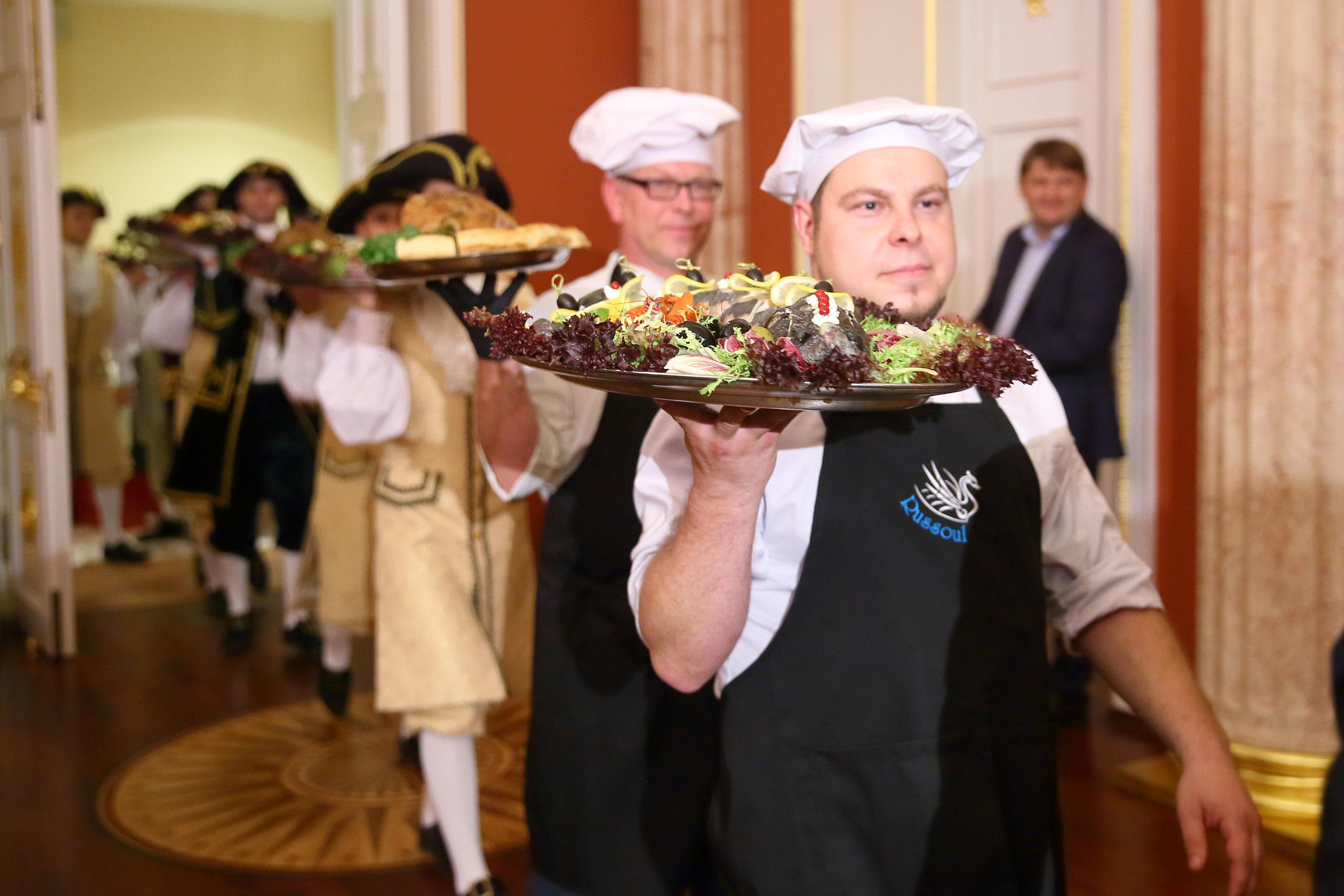 Встреча гостей в Царицыно вместе с солистами Геликон оперы. Фотограф ваших самых ярких событий в Москве и СПБ. Збронская Юлия