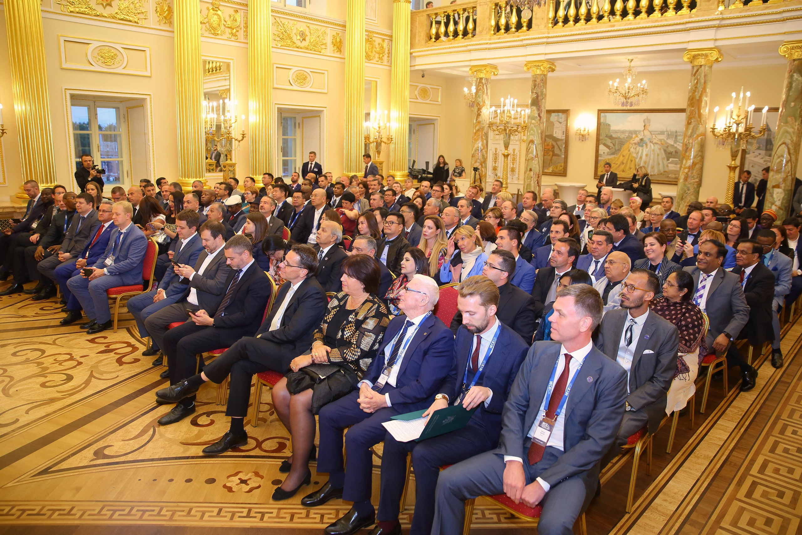 Встреча гостей в Царицыно вместе с солистами Геликон оперы. Фотограф ваших самых ярких событий в Москве и СПБ. Збронская Юлия