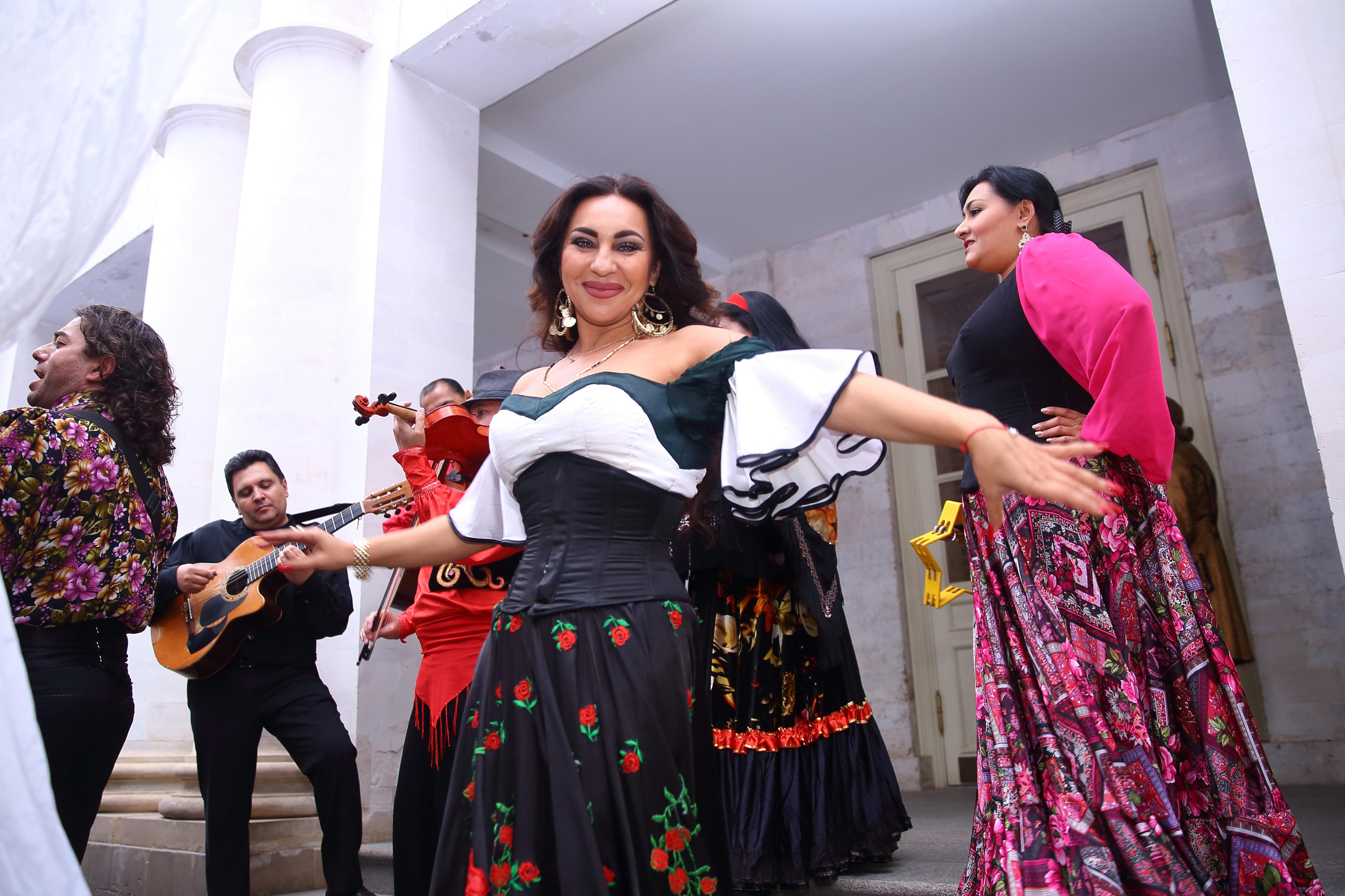 Встреча гостей в Царицыно вместе с солистами Геликон оперы. Фотограф ваших самых ярких событий в Москве и СПБ. Збронская Юлия