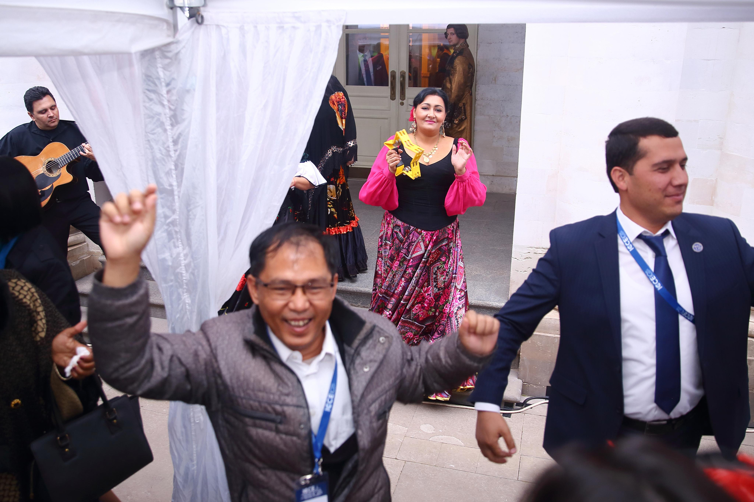 Встреча гостей в Царицыно вместе с солистами Геликон оперы. Фотограф ваших самых ярких событий в Москве и СПБ. Збронская Юлия