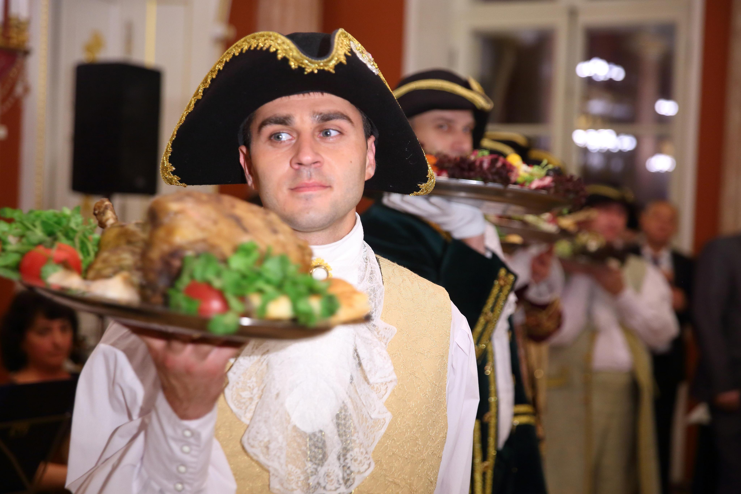 Встреча гостей в Царицыно вместе с солистами Геликон оперы. Фотограф ваших самых ярких событий в Москве и СПБ. Збронская Юлия