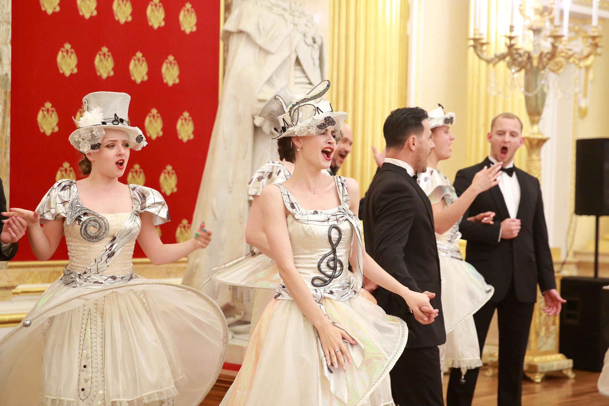 Встреча гостей в Царицыно вместе с солистами Геликон оперы. Фотограф ваших самых ярких событий в Москве и СПБ. Збронская Юлия