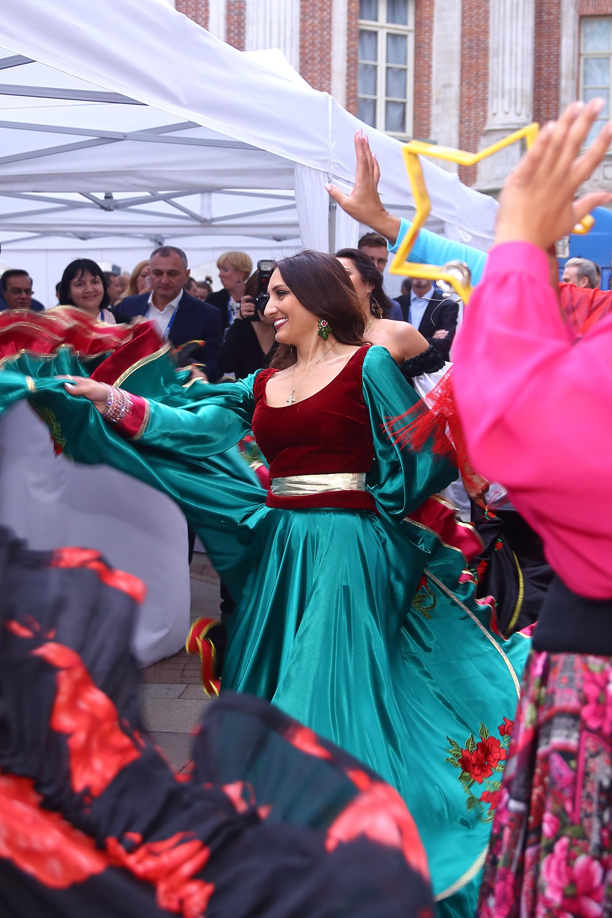 Встреча гостей в Царицыно вместе с солистами Геликон оперы. Фотограф ваших самых ярких событий в Москве и СПБ. Збронская Юлия