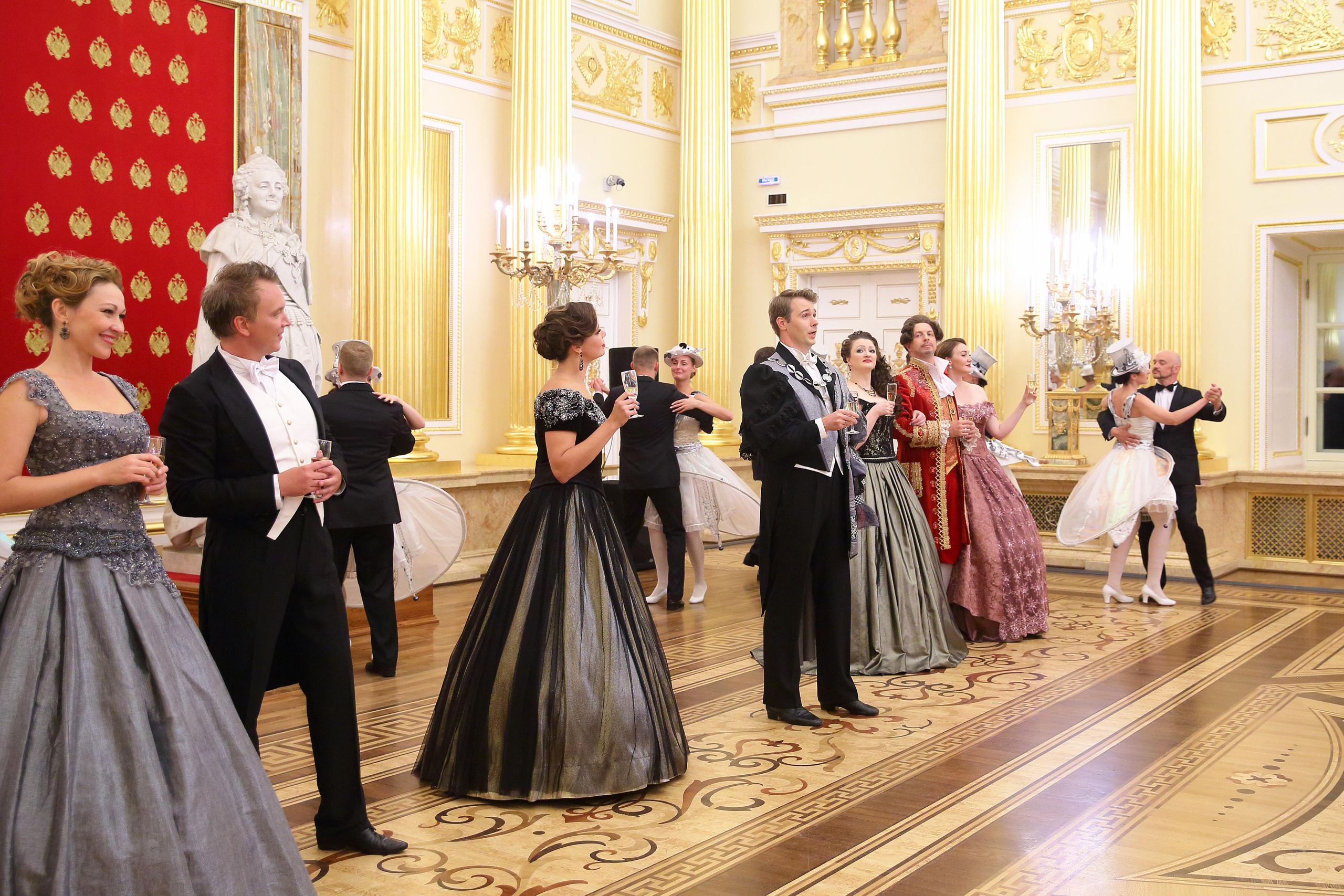 Встреча гостей в Царицыно вместе с солистами Геликон оперы. Фотограф ваших самых ярких событий в Москве и СПБ. Збронская Юлия