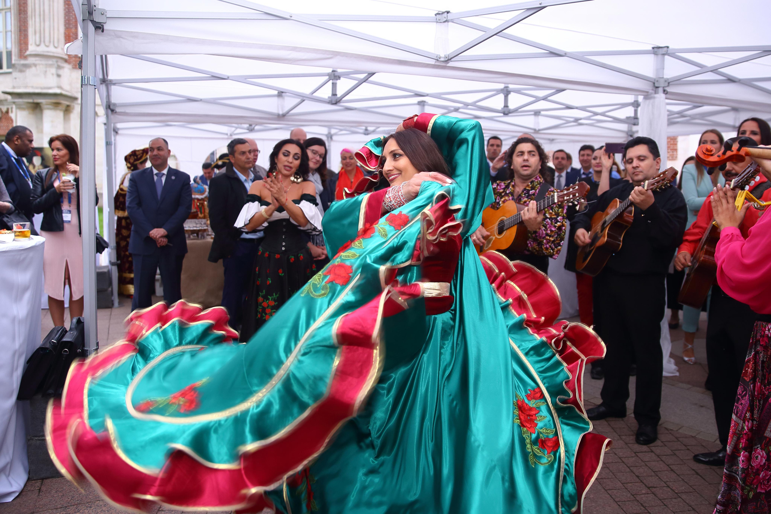 Встреча гостей в Царицыно вместе с солистами Геликон оперы. Фотограф ваших самых ярких событий в Москве и СПБ. Збронская Юлия