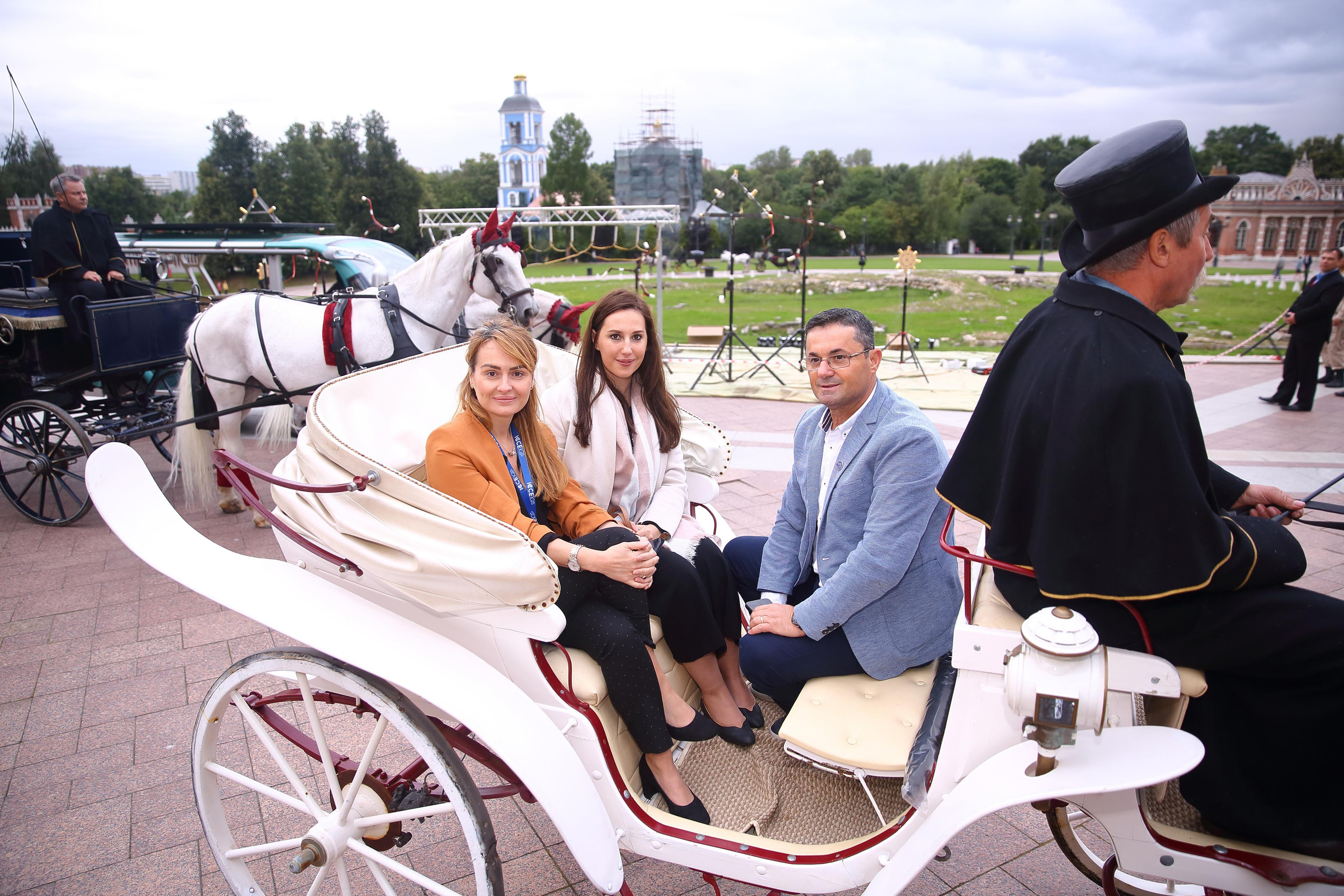 Встреча гостей в Царицыно вместе с солистами Геликон оперы. Фотограф ваших самых ярких событий в Москве и СПБ. Збронская Юлия