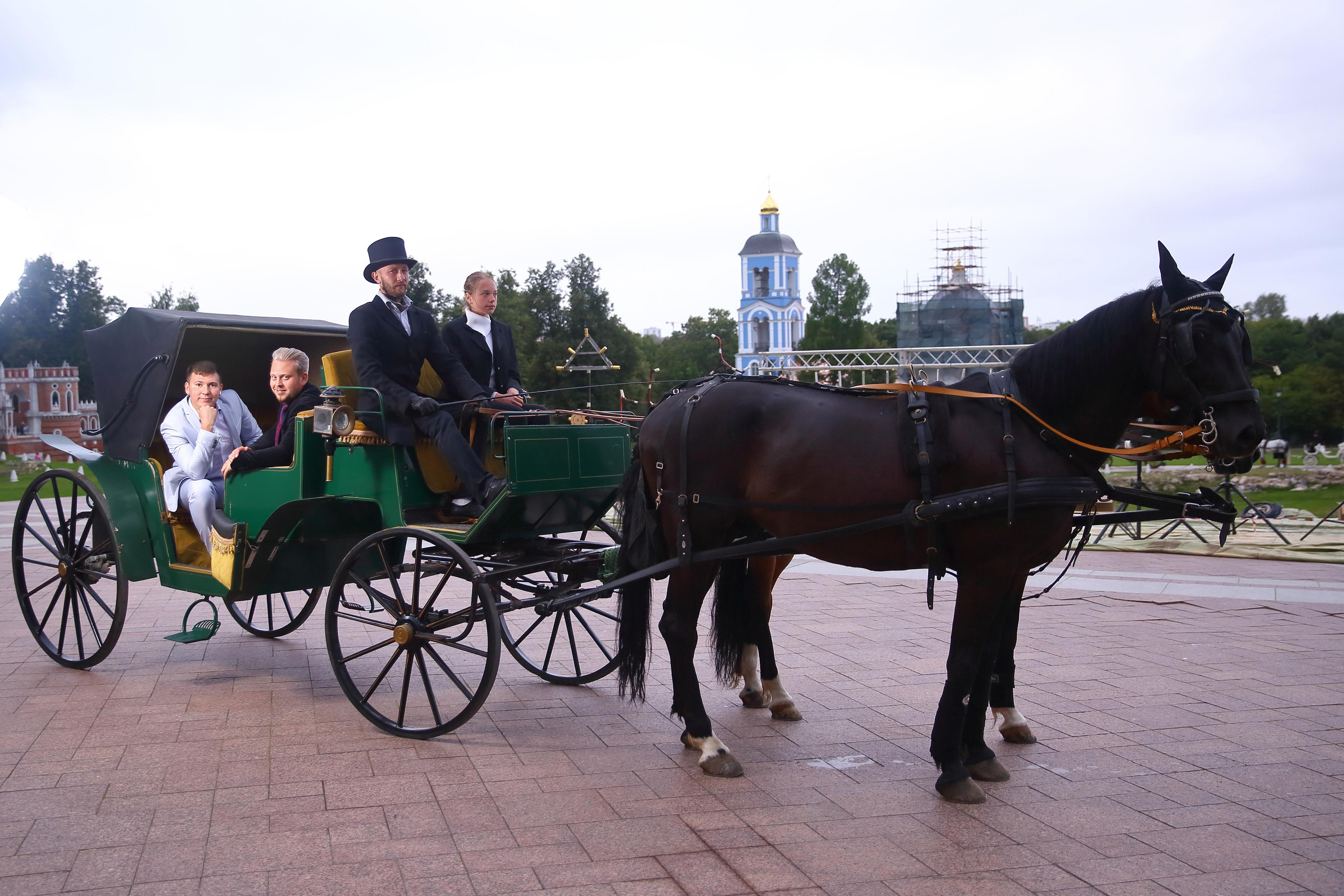 Встреча гостей в Царицыно вместе с солистами Геликон оперы. Фотограф ваших самых ярких событий в Москве и СПБ. Збронская Юлия
