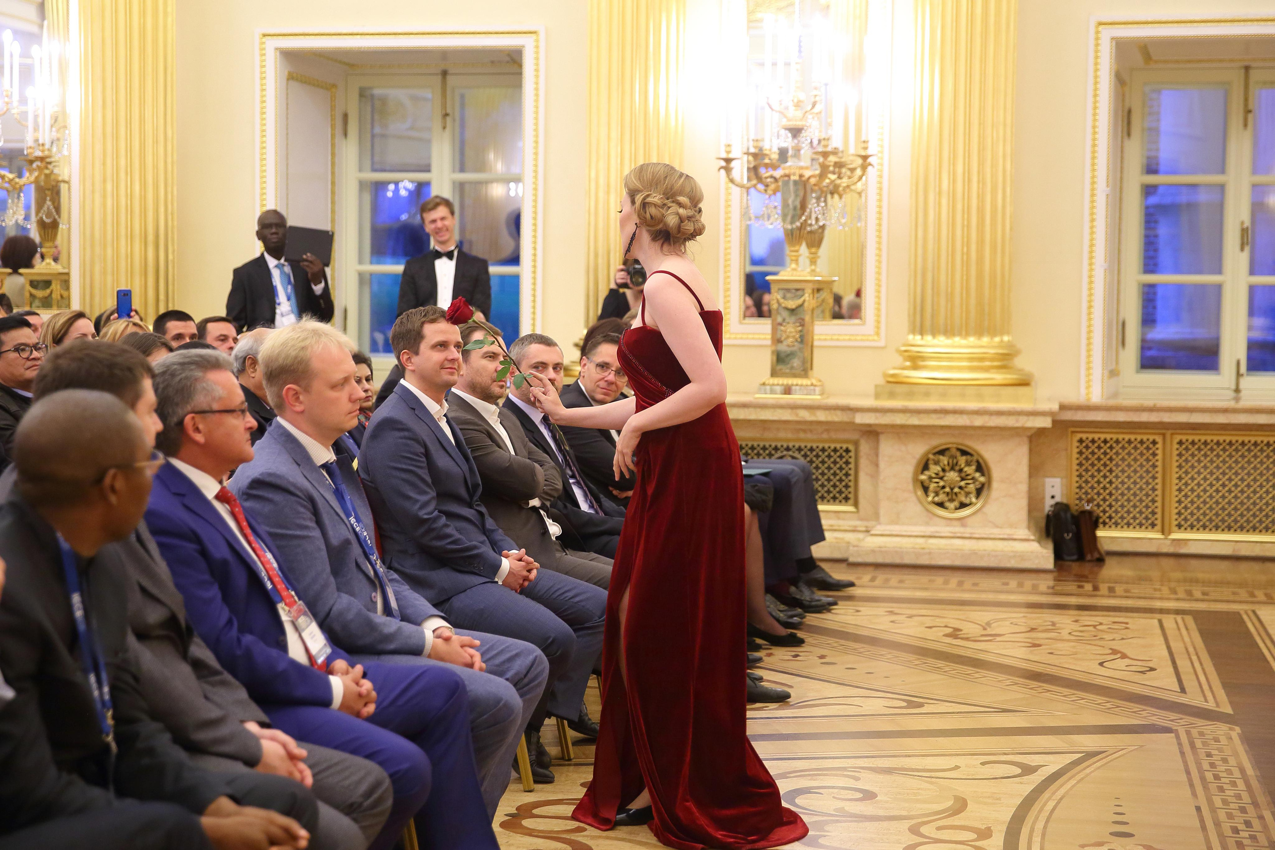 Встреча гостей в Царицыно вместе с солистами Геликон оперы. Фотограф ваших самых ярких событий в Москве и СПБ. Збронская Юлия