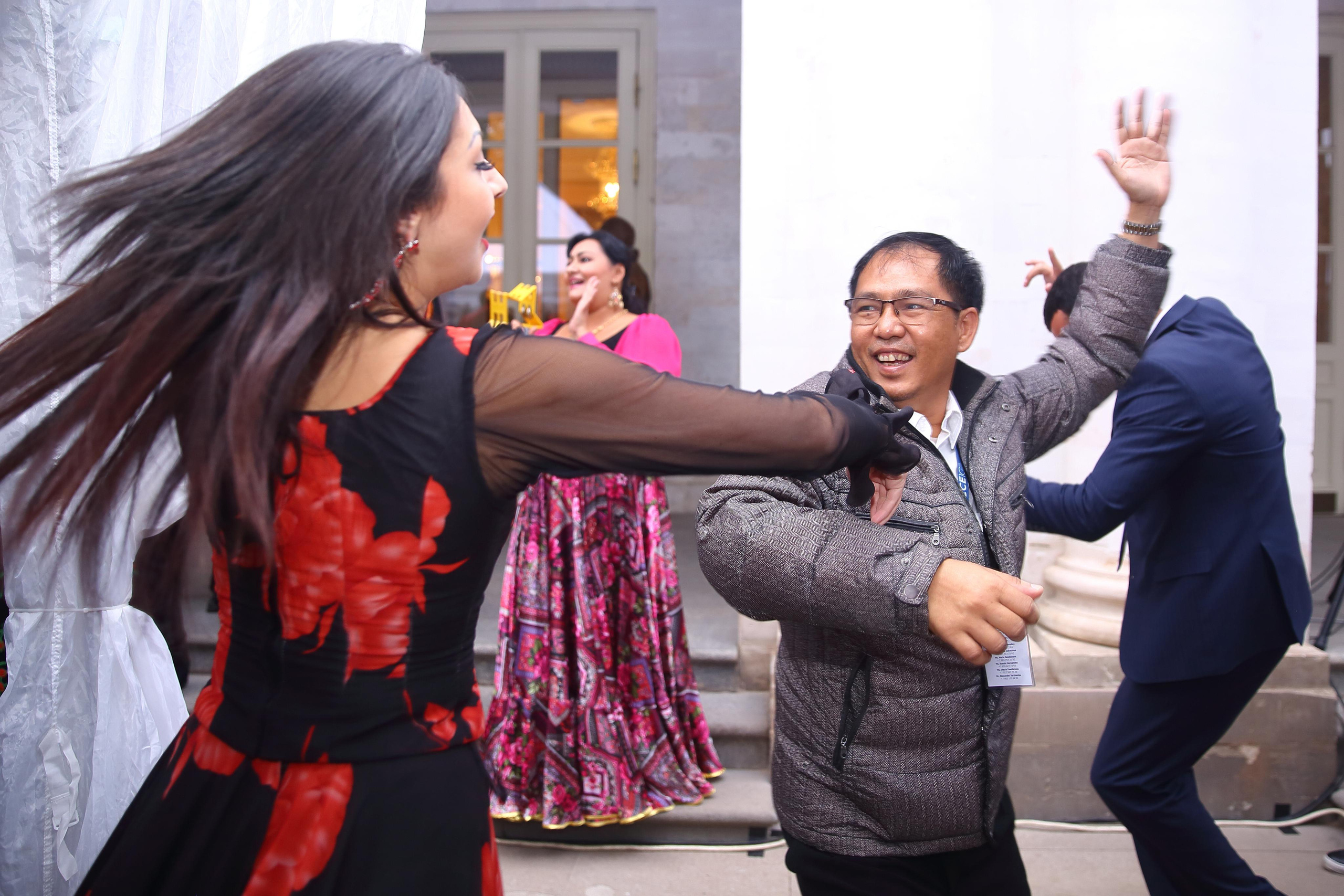 Встреча гостей в Царицыно вместе с солистами Геликон оперы. Фотограф ваших самых ярких событий в Москве и СПБ. Збронская Юлия