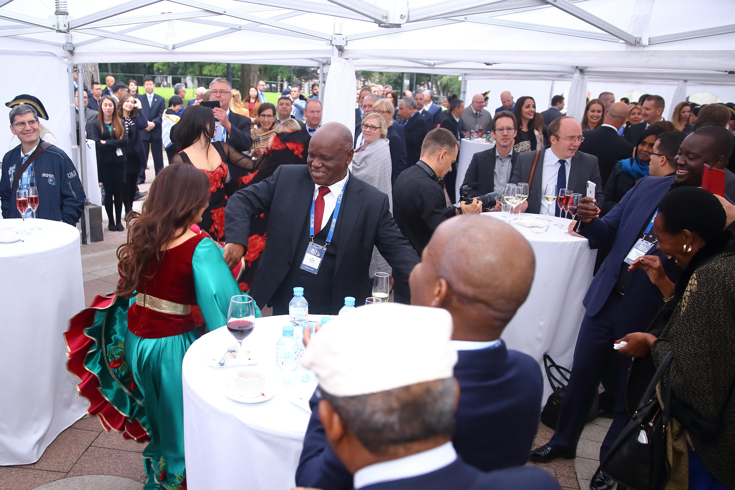 Встреча гостей в Царицыно вместе с солистами Геликон оперы. Фотограф ваших самых ярких событий в Москве и СПБ. Збронская Юлия