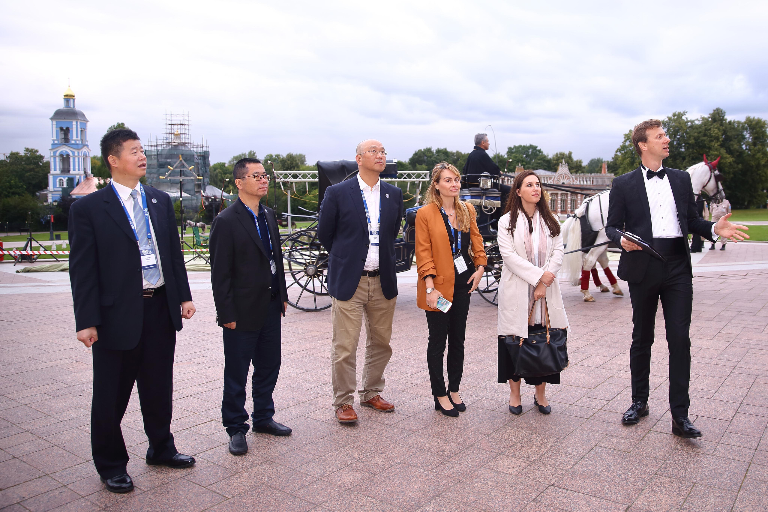 Встреча гостей в Царицыно вместе с солистами Геликон оперы. Фотограф ваших самых ярких событий в Москве и СПБ. Збронская Юлия