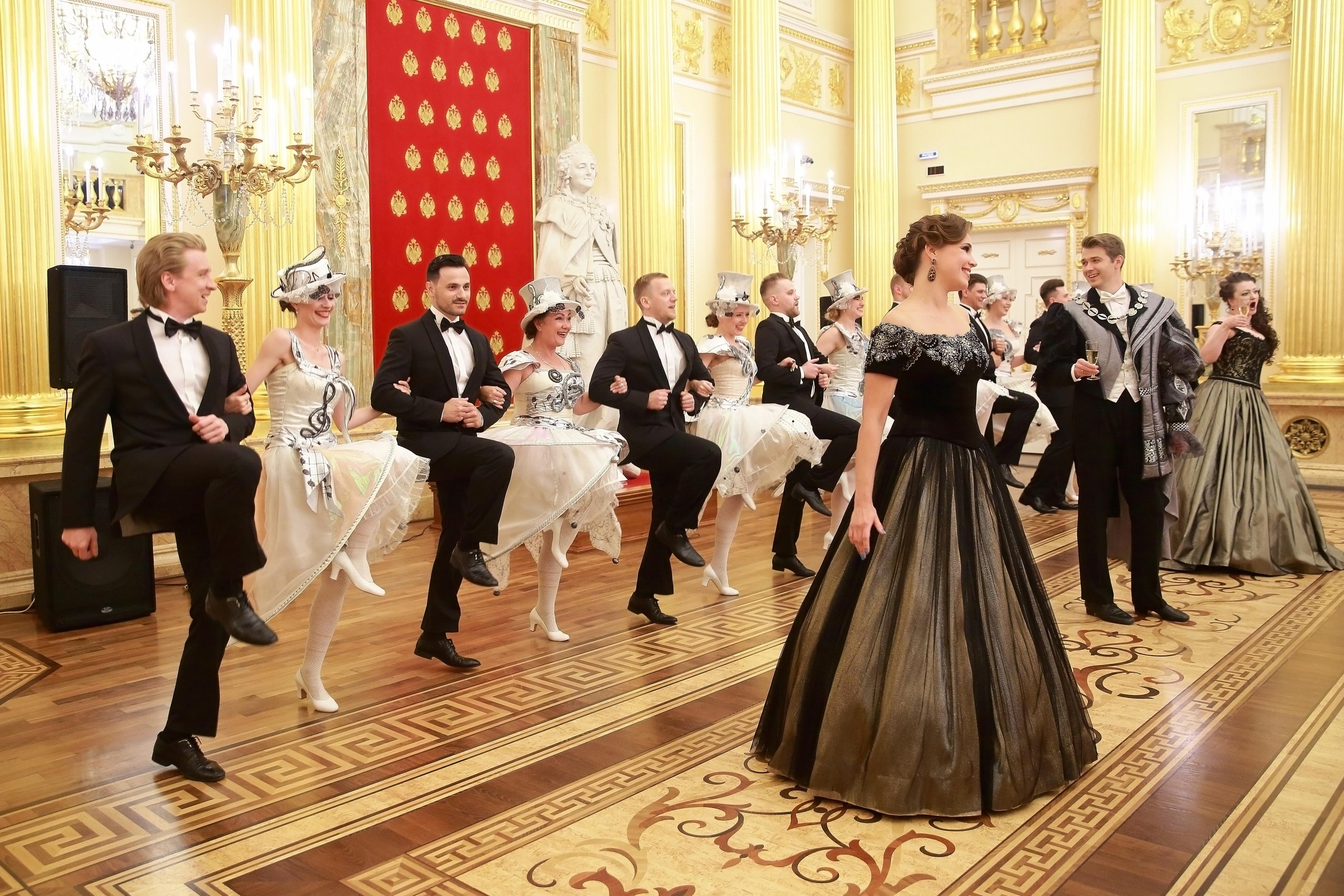 Встреча гостей в Царицыно вместе с солистами Геликон оперы. Фотограф ваших самых ярких событий в Москве и СПБ. Збронская Юлия