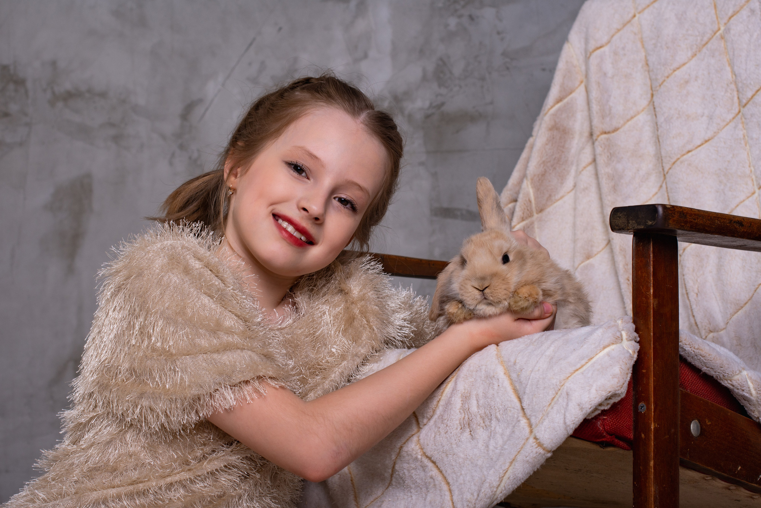 Дети и кролик. Детский фотограф в Новокузнецке Николай Чекалин