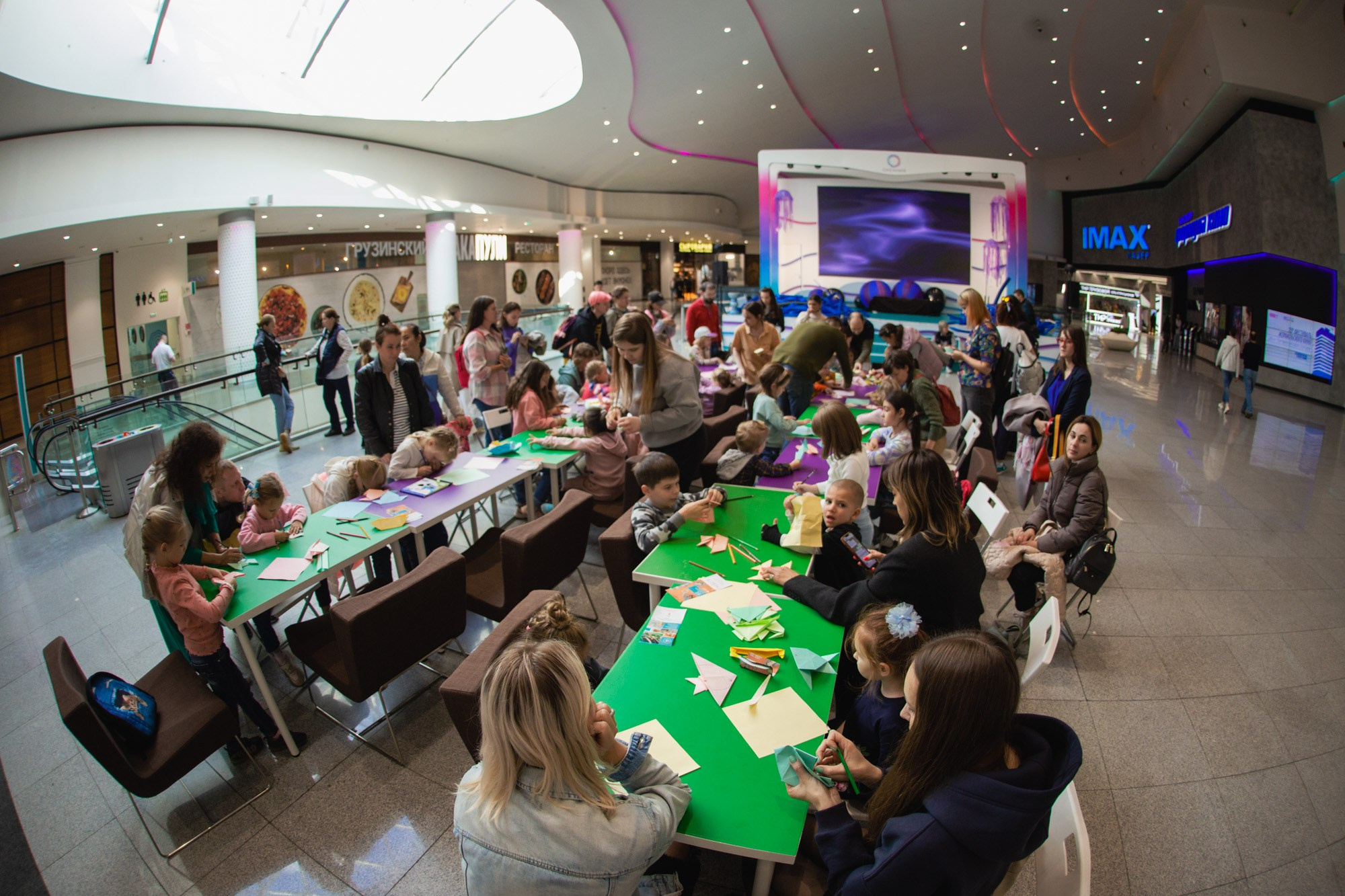 Сказка в ТЦ Океания. Репортажный и концертный фотограф в Москве Анастасия Осень