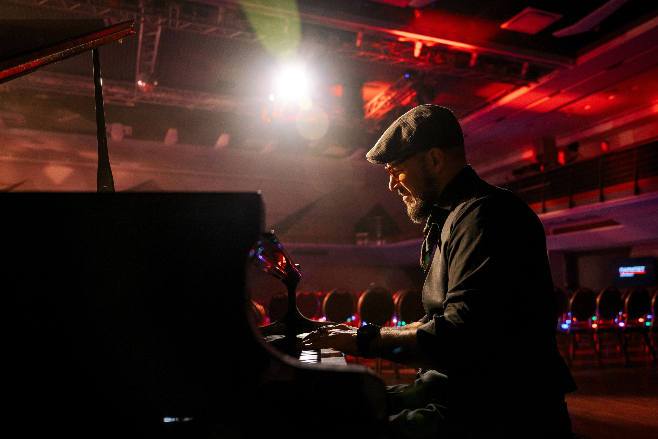 ПАРИТЕТ. Максим Комаров — Профессиональный фотограф