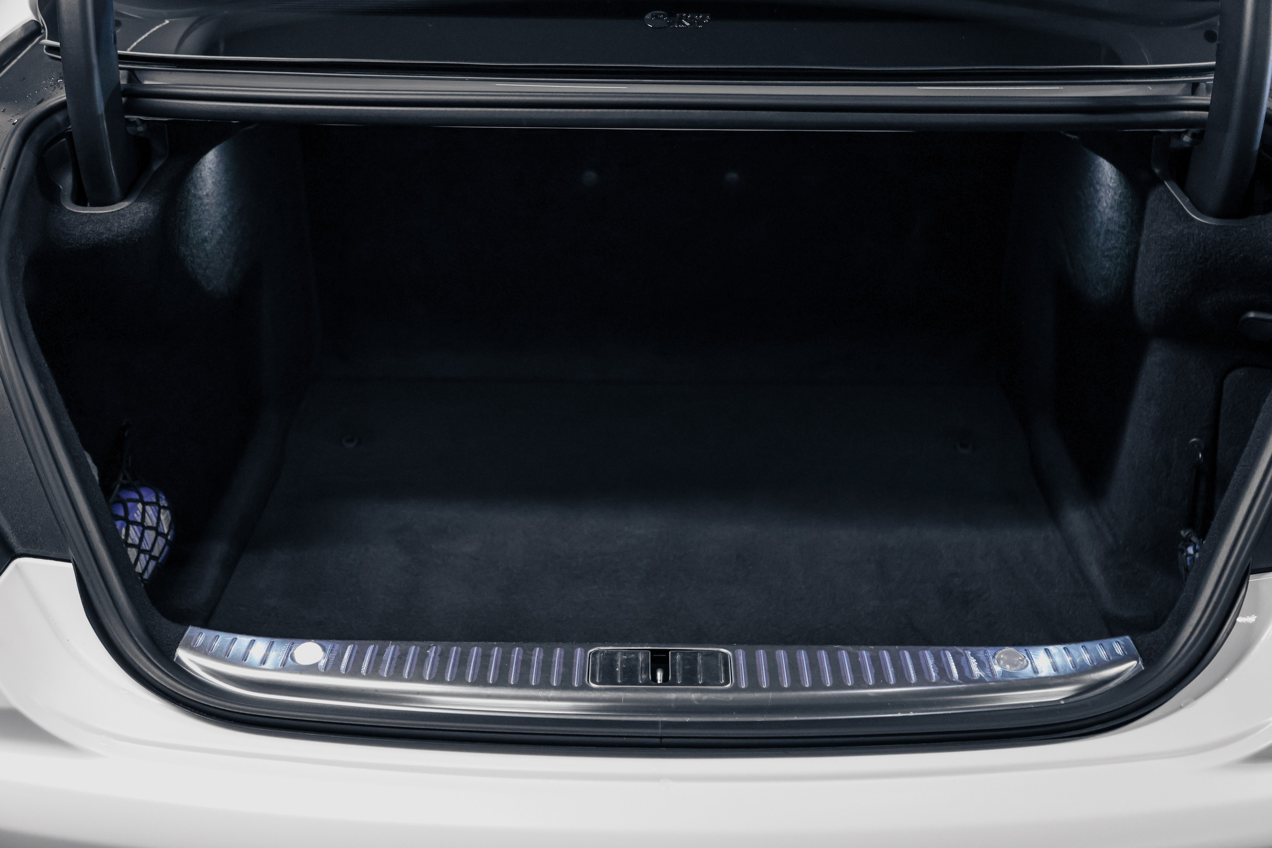 2020 MERCEDES BENZ S63 AMG WHITE ON BLACK $145,000 / 27,100 KM ODOMETER. Mixturecaptures