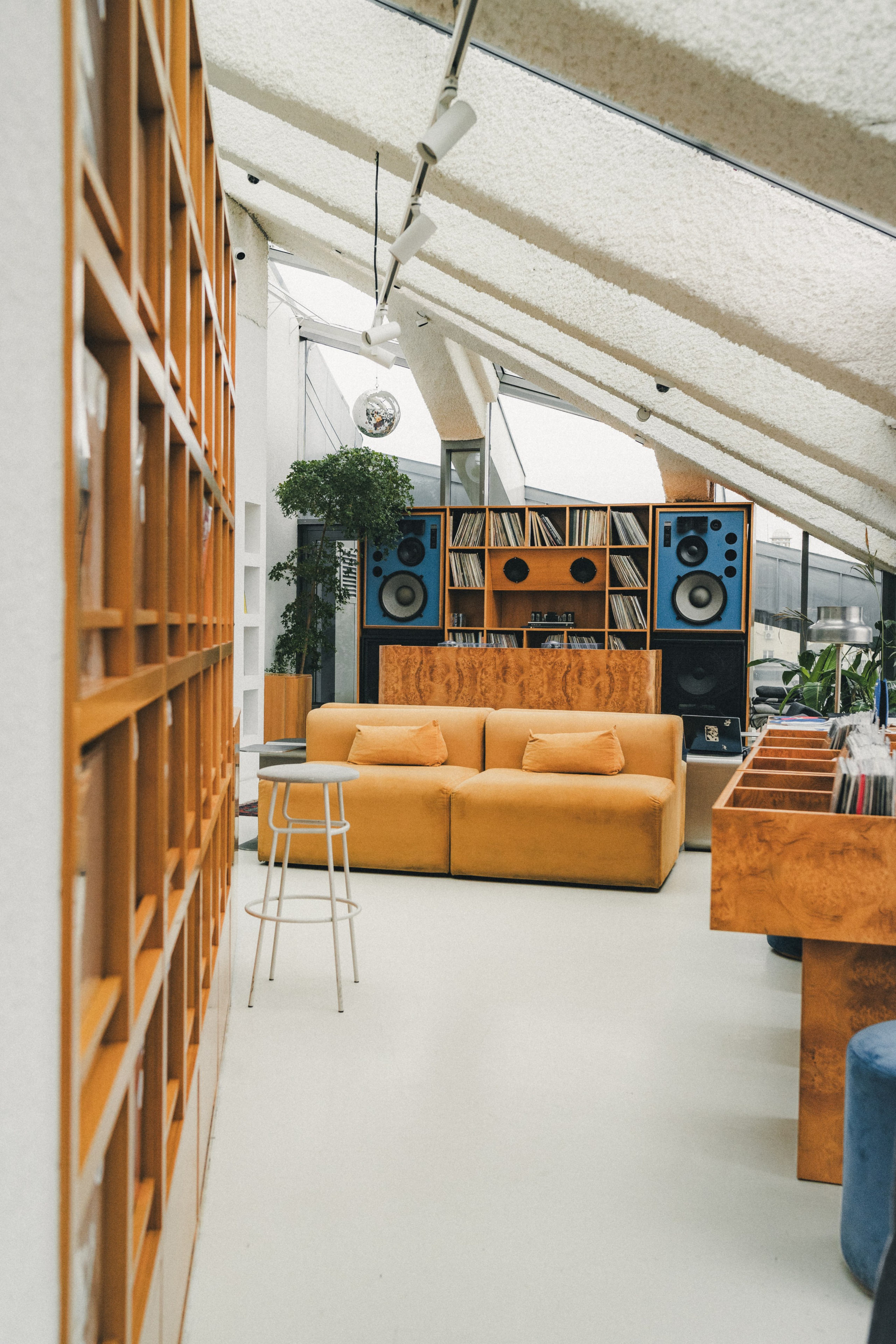 Found Record Store & Pizzeria. Фотограф Илья К. в Москве