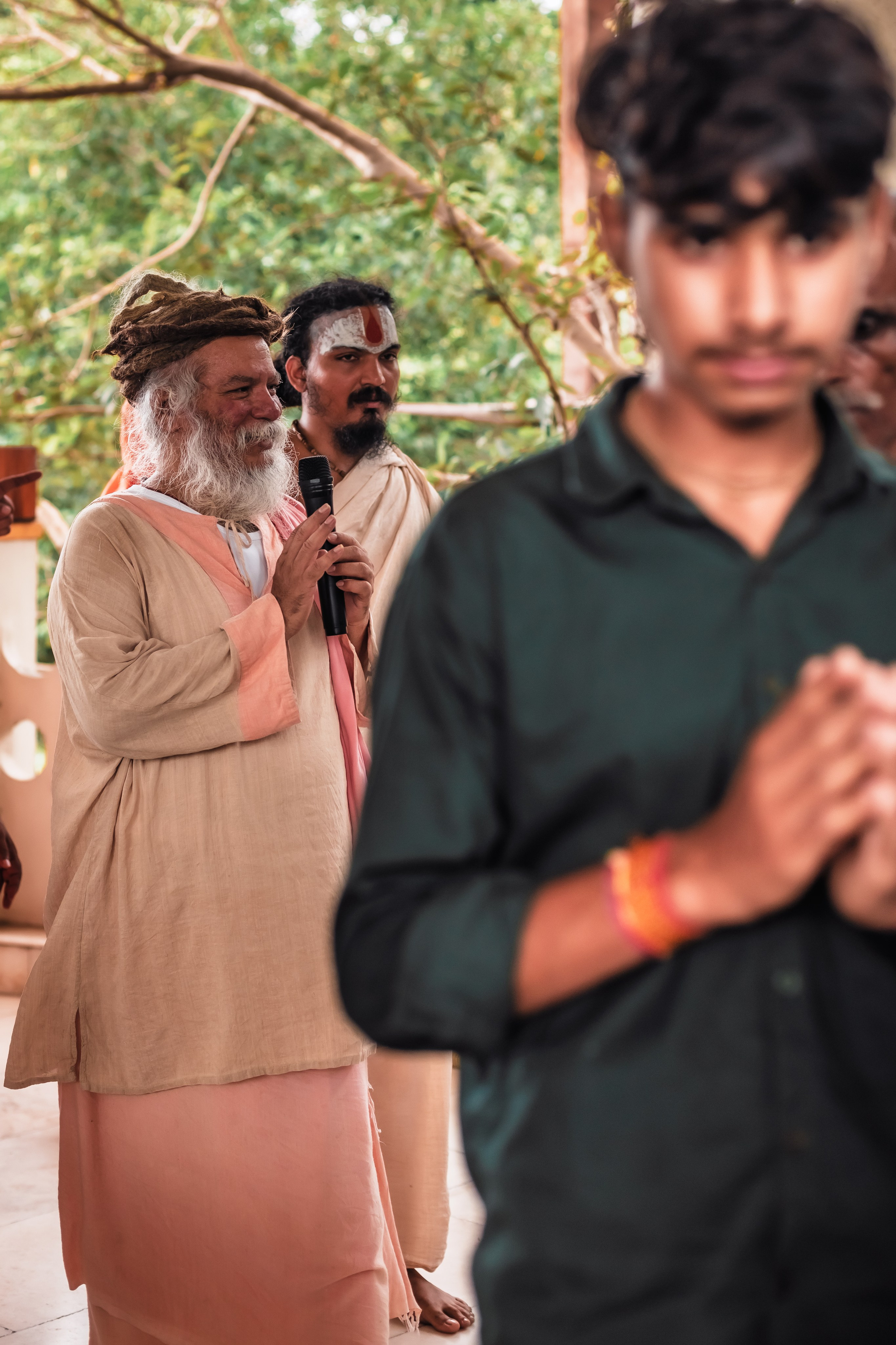 Abhisheka Devraha Baba on Sri Devdas ji maharaj bd. Mariam Bagdasaryan