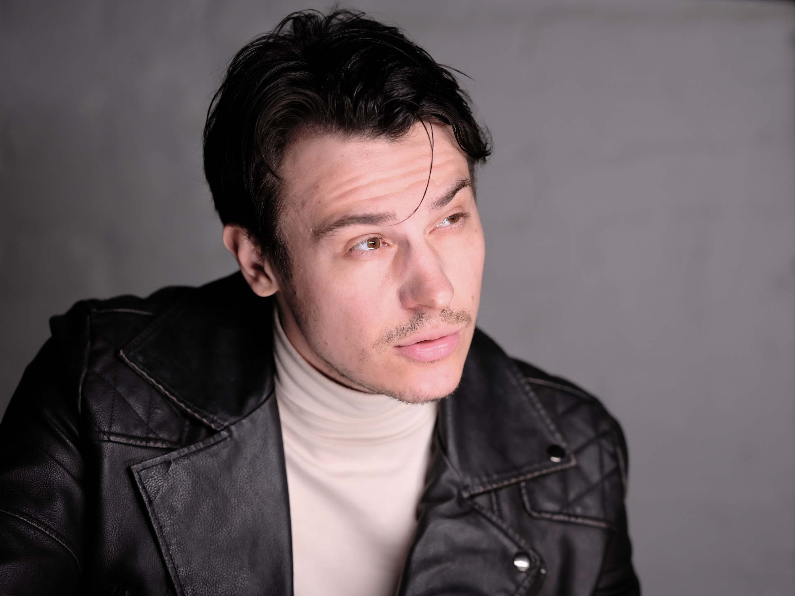 Сергей. Фотограф в Москве и Праге: индивидуальные портреты, парные фотосессии