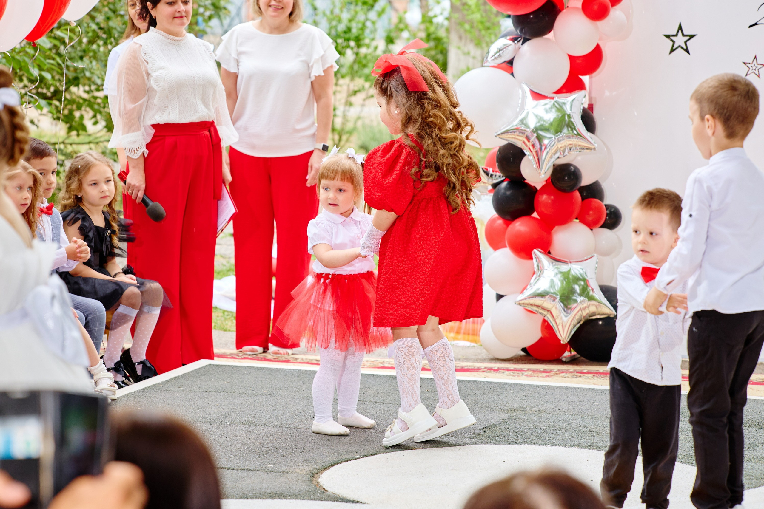 Выпускной 45 сад. Фотограф Выпускные альбомы Таганрог Сергей Коробченко
