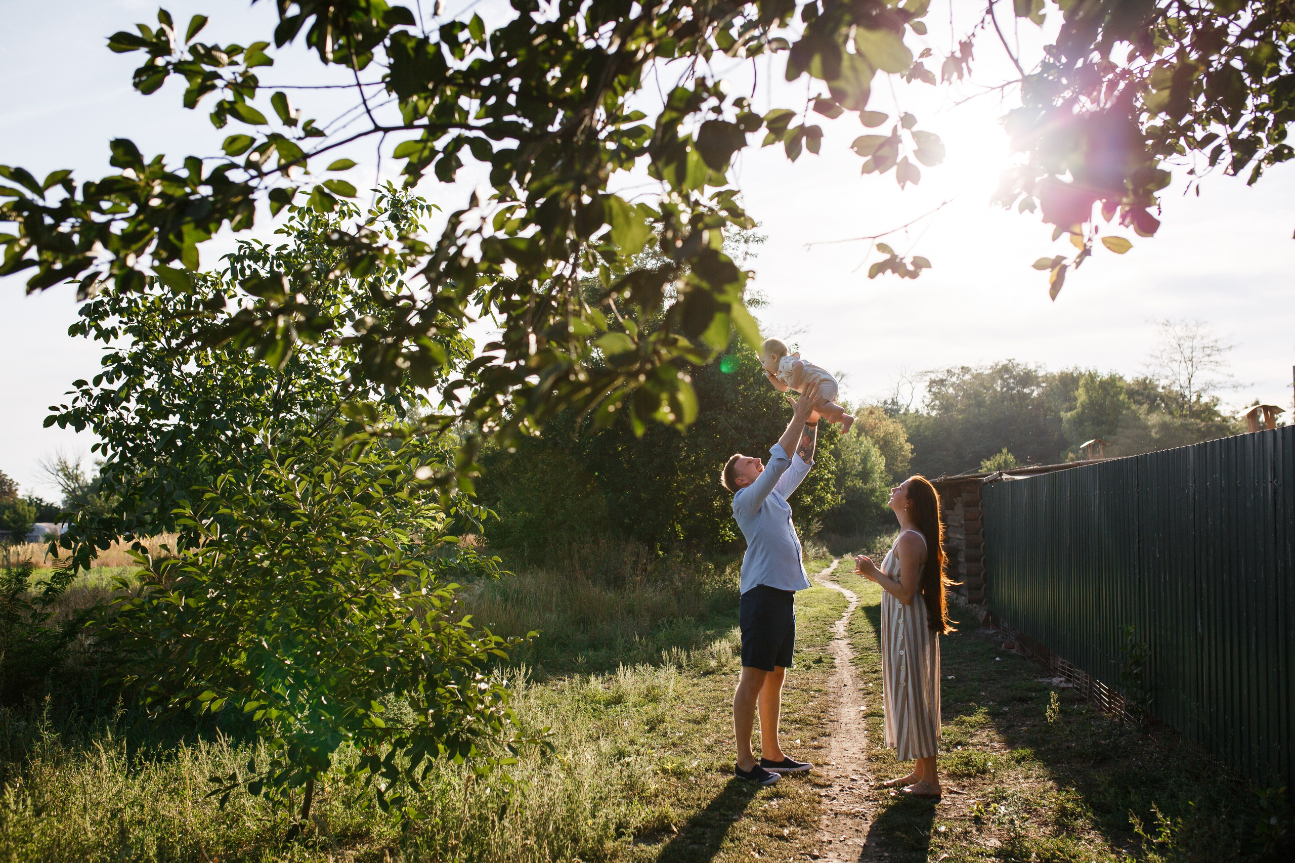 Солнце, ветер и любовь. Главная