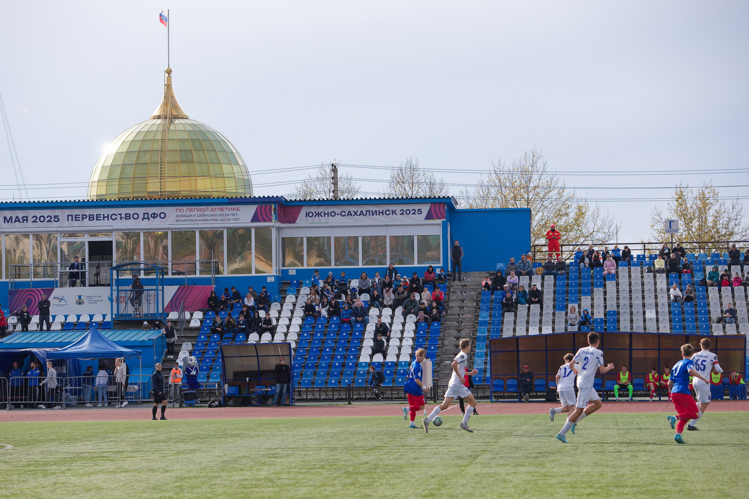 Матч ЮФЛ Сахалин-Хабаровск (U-18). Кутузов Евгений Фотограф в Южно-Сахалинске