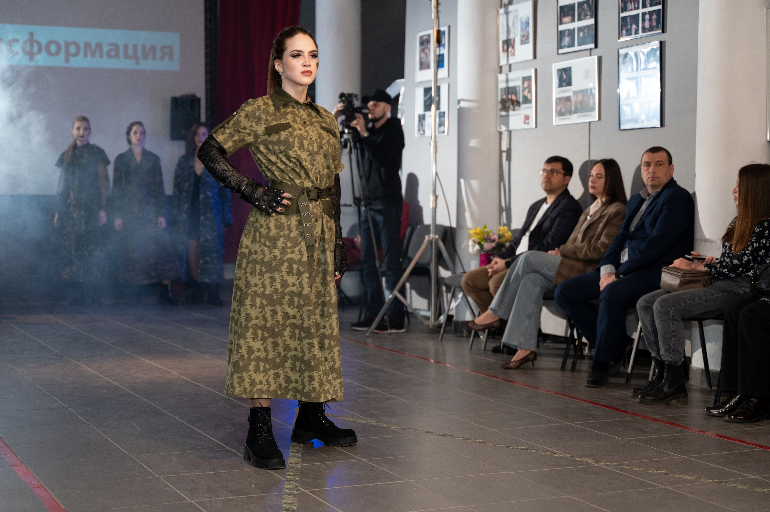 Закрытый показ милитари «Своя трансформация» дизайнера Юлии Бойченко | 24.04.2025. Фотограф в Омске Елизавета Кириллова