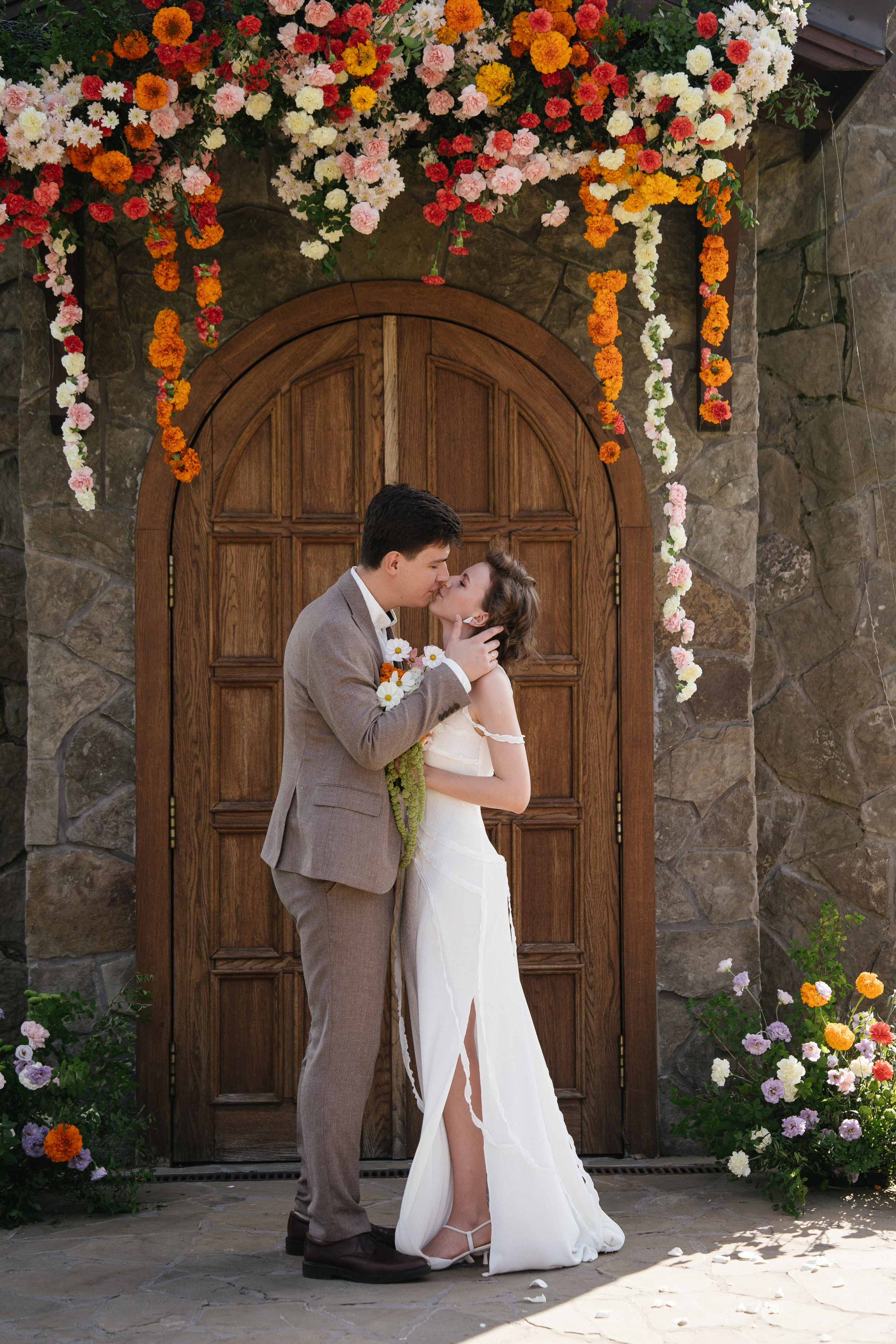 Арина & Иван. Камерная свадьба на природе в стиле в расслабленном стиле. Свадебный фотограф организатор в Санкт-Петербурге Ассоль Опарина