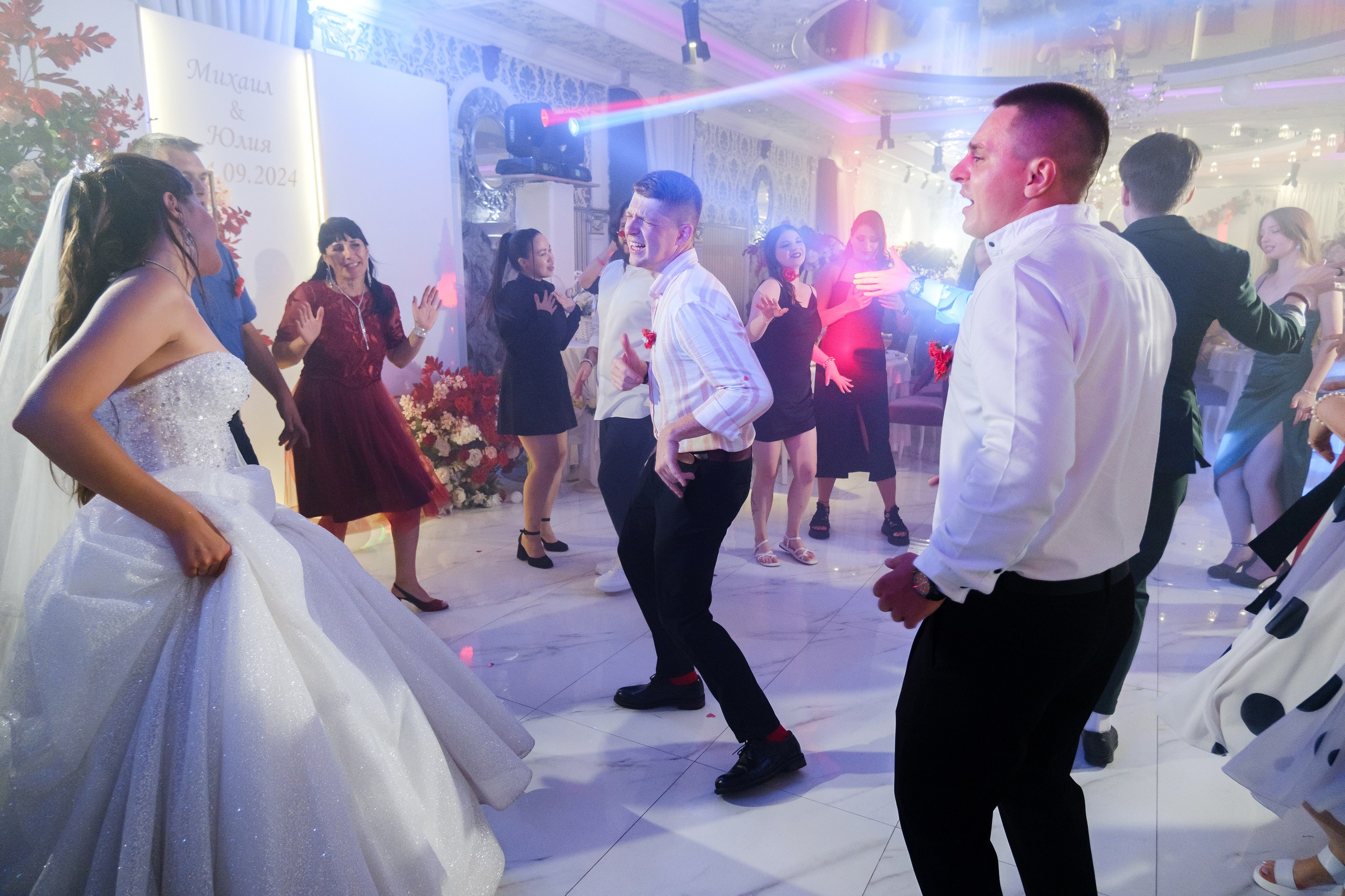 Михаил и Юлия. Свадебный фотограф | репортаж | праздники | крещение