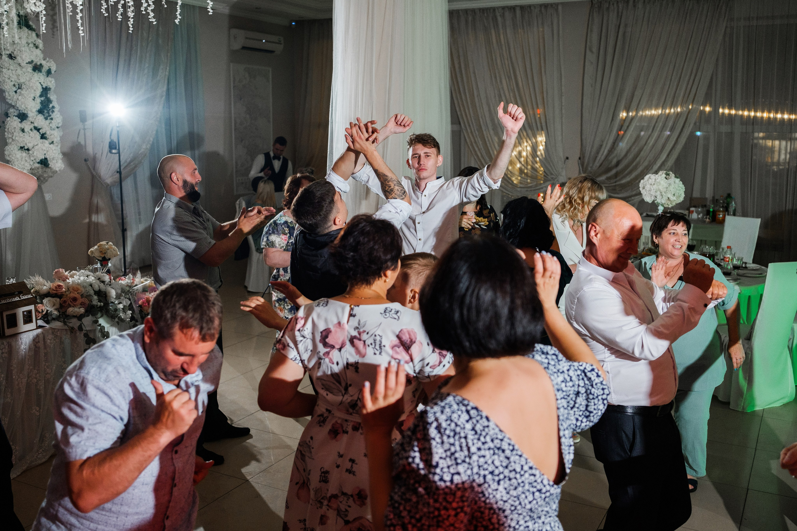 Максим и Ольга. Свадебный фотограф | репортаж | праздники | крещение