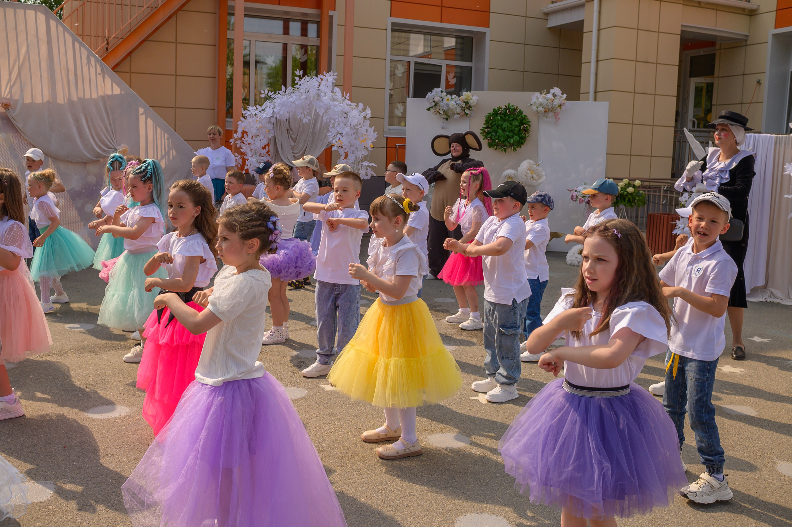 Репортаж выпускного группа «Фантазёры» 3 садик. Фотограф новорожденных, семейный детский в Тюмени Татьяна Морозова