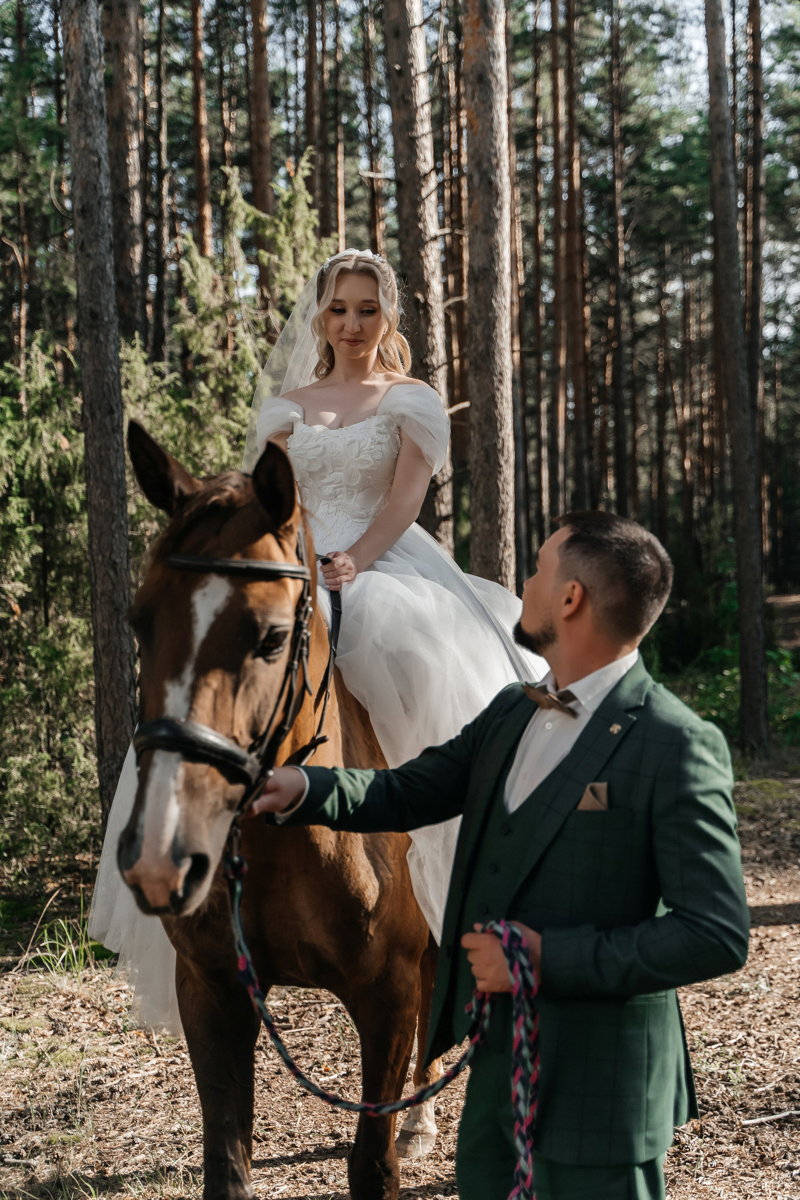 Свадебная прогулка. Свадебный фотограф видеограф Чебоксары