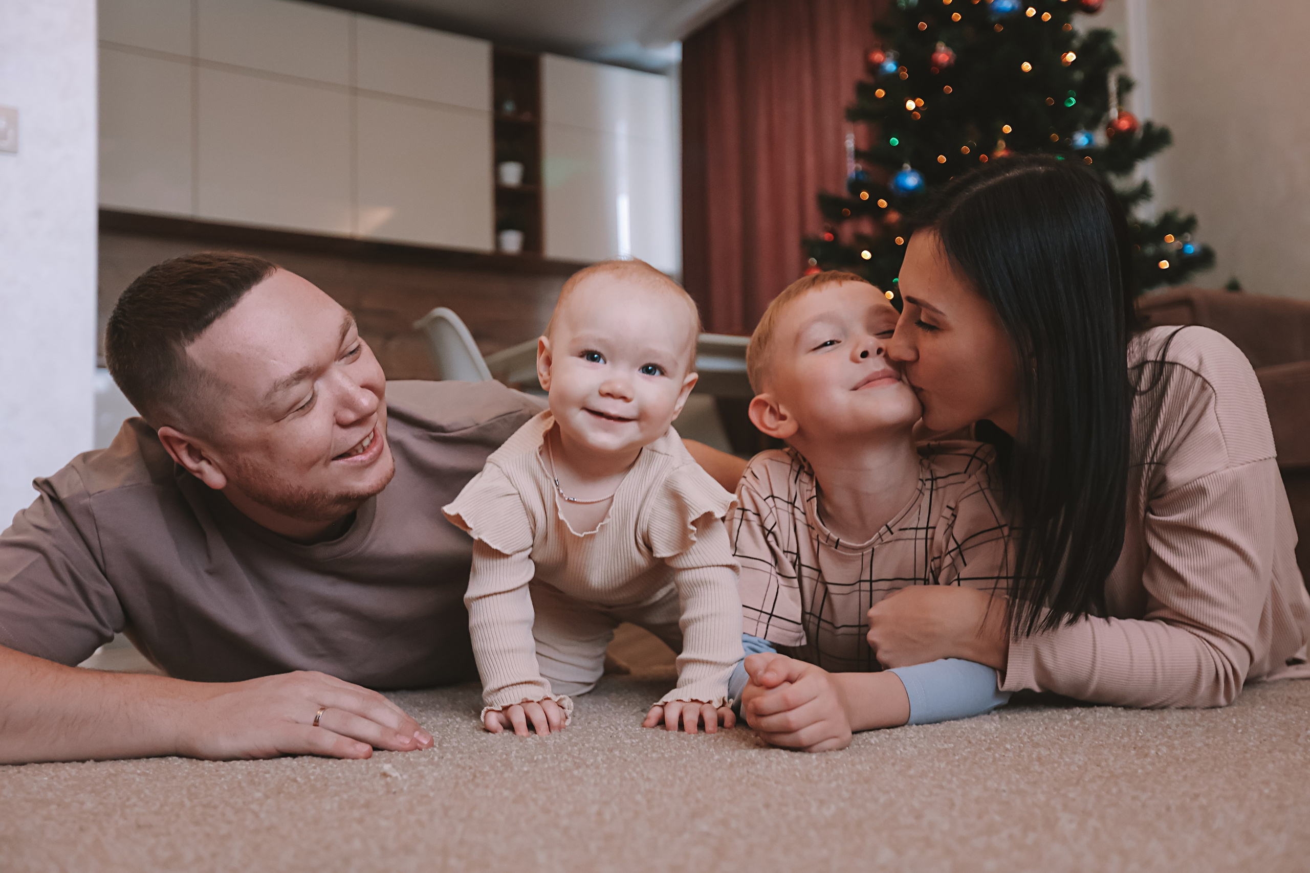 Дома. Семейный фотограф Тюмень, фотограф на роды Салмина Мария
