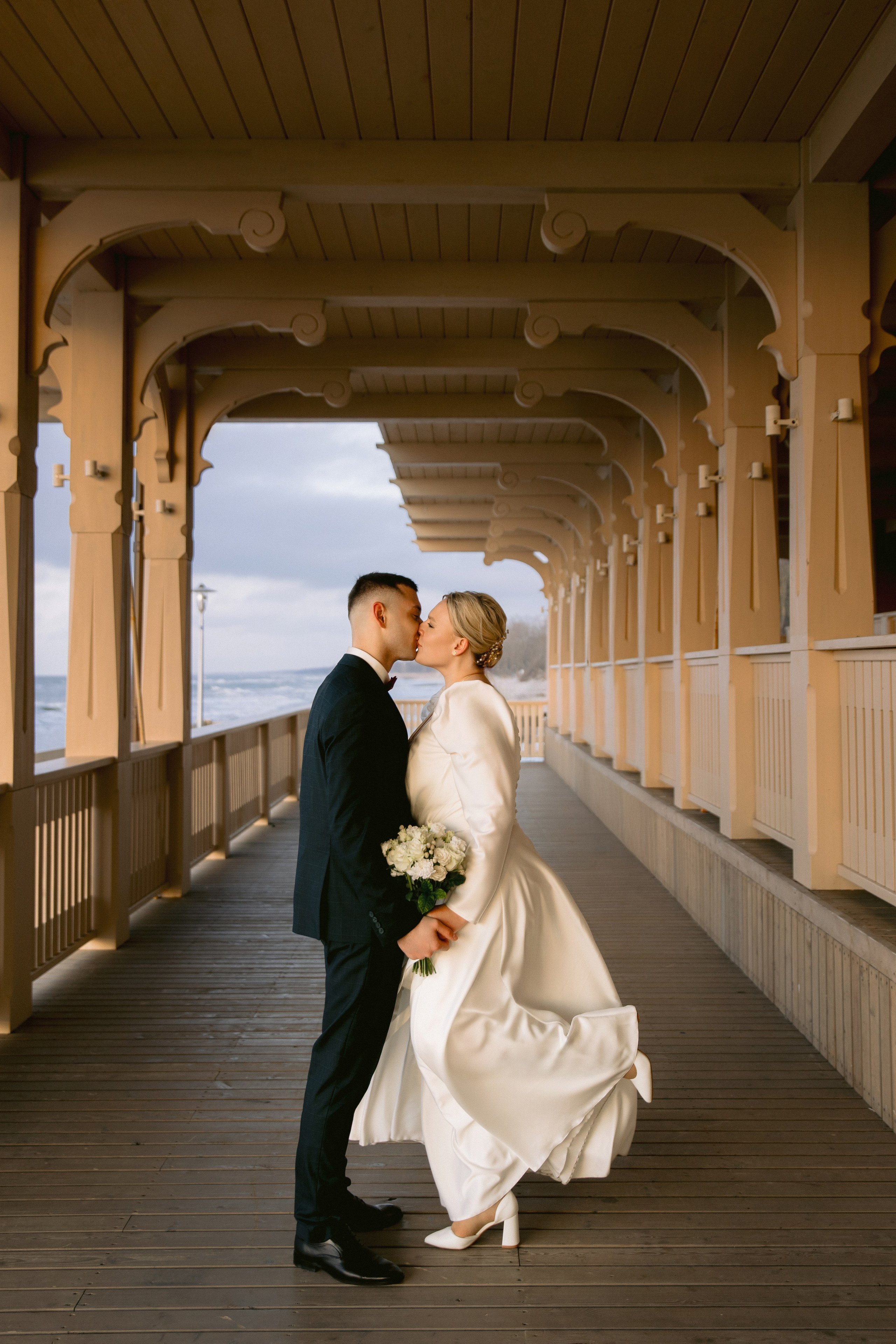 Свадебная фотосессия на закате на море. Свадебный фотограф в Калининграде Мария Ямышева