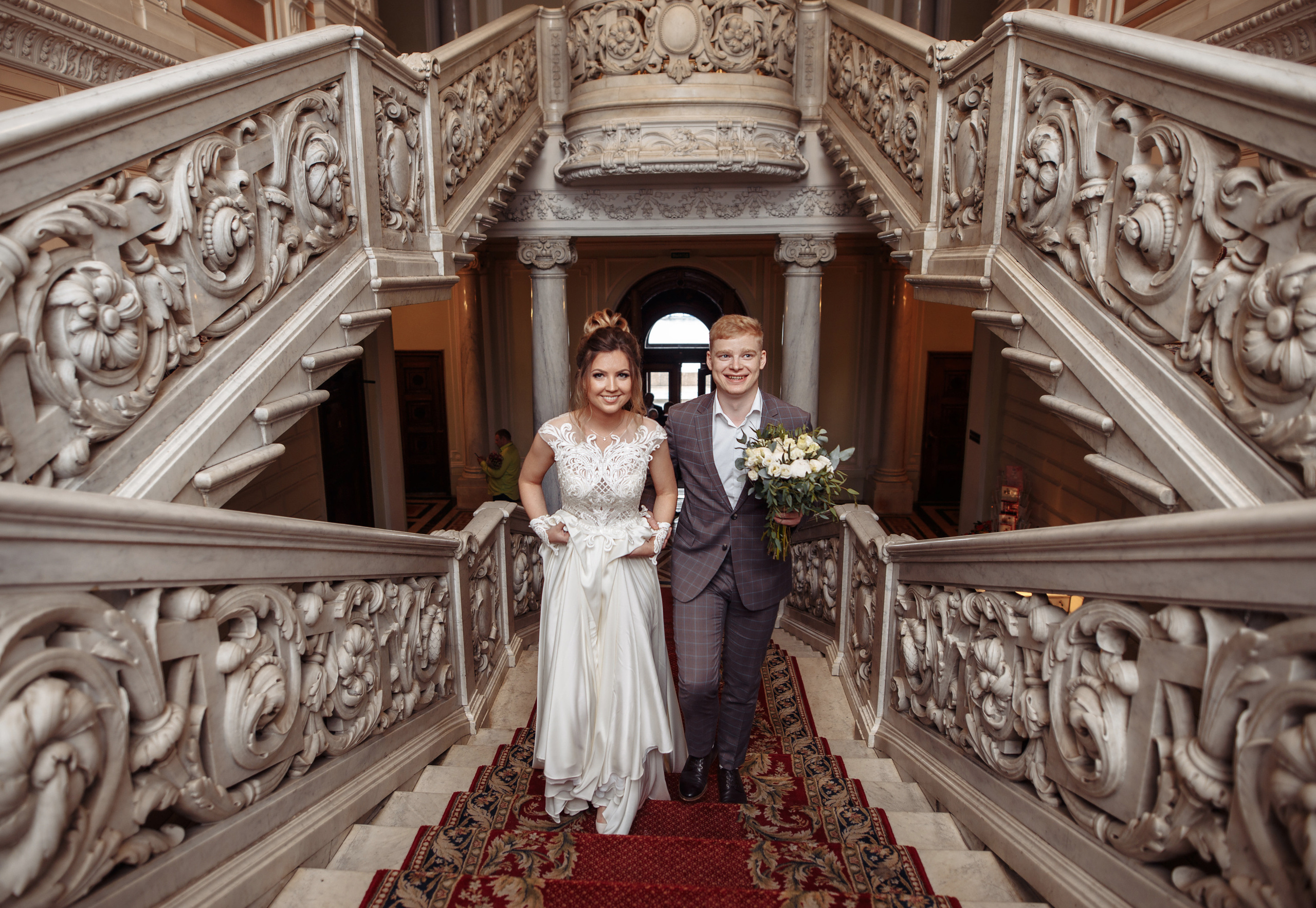 Молодожены, пример свадебных фото, свадебная прогулка. Свадебный фотограф в СПб Сергей Малиновский