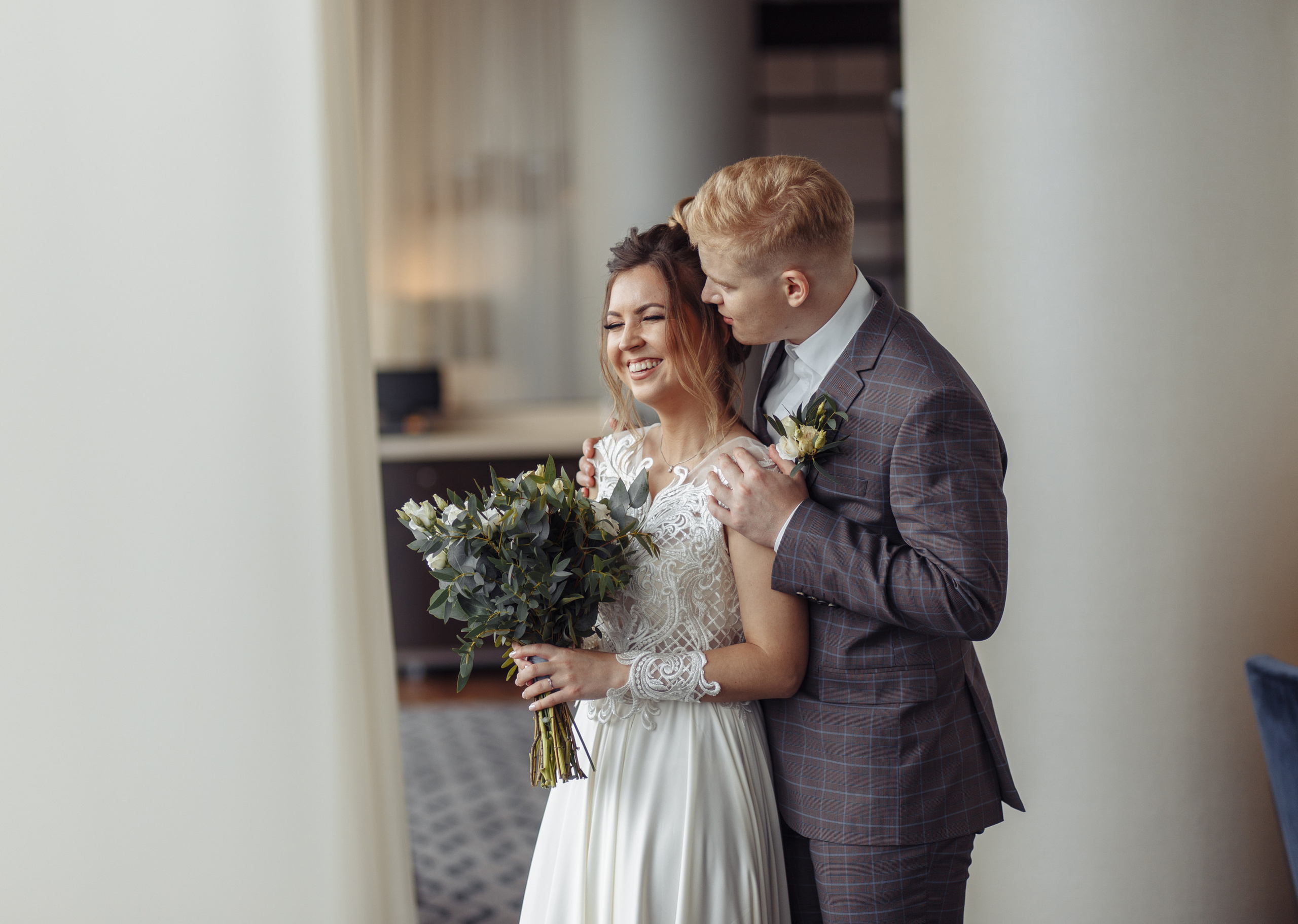 Молодожены, пример свадебных фото, свадебная прогулка. Свадебный фотограф в СПб Сергей Малиновский