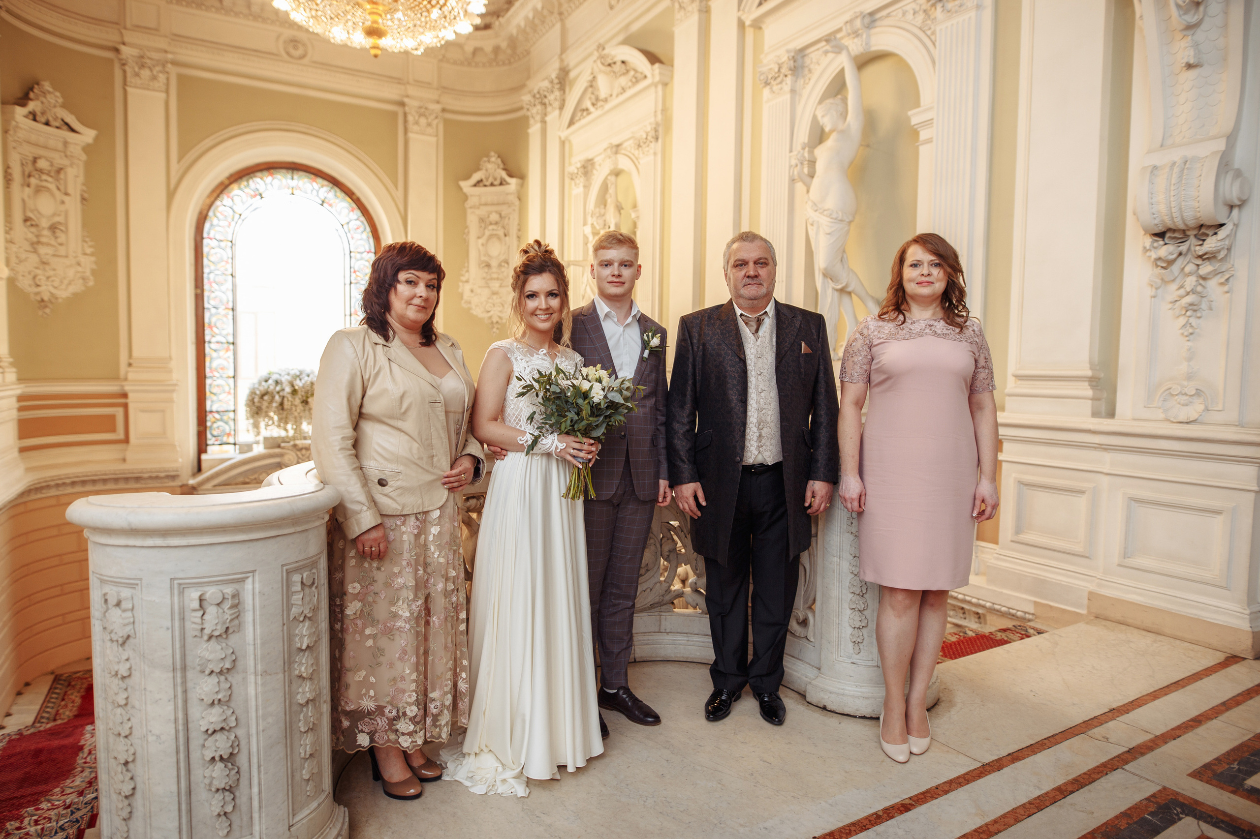 Молодожены, пример свадебных фото, свадебная прогулка. Свадебный фотограф в СПб Сергей Малиновский