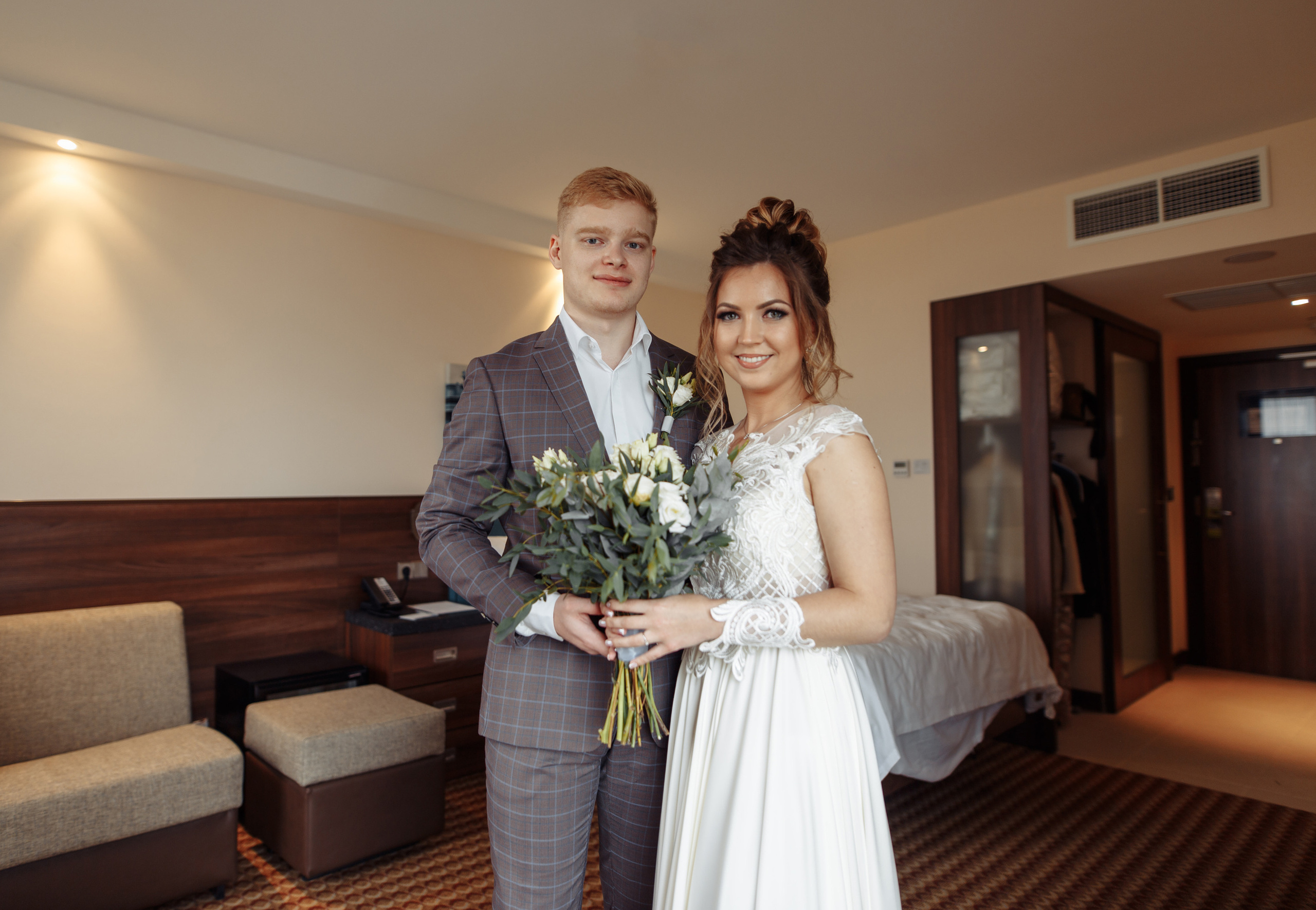 Молодожены, пример свадебных фото, свадебная прогулка. Свадебный фотограф в СПб Сергей Малиновский