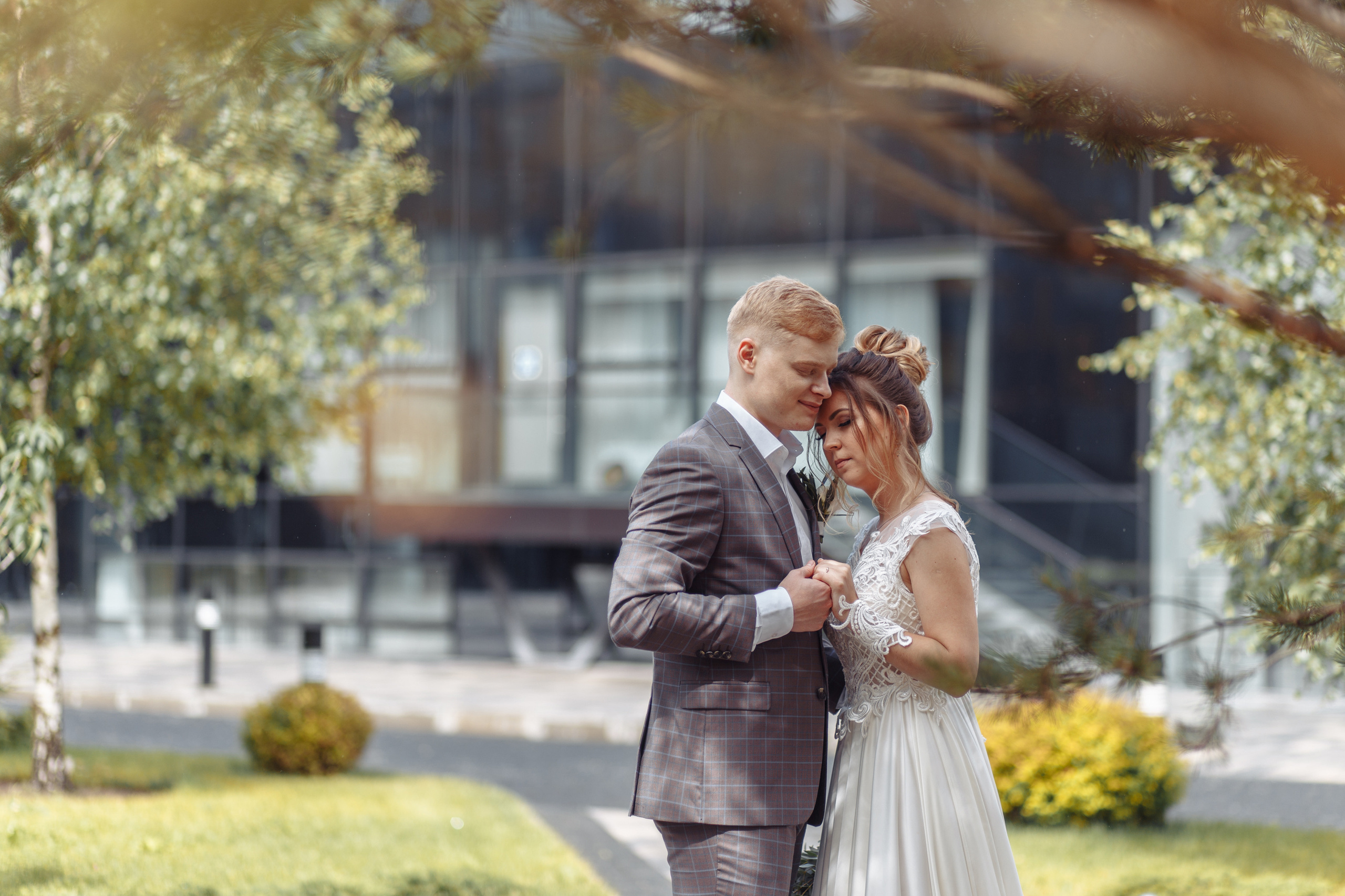 Молодожены, пример свадебных фото, свадебная прогулка. Свадебный фотограф в СПб Сергей Малиновский