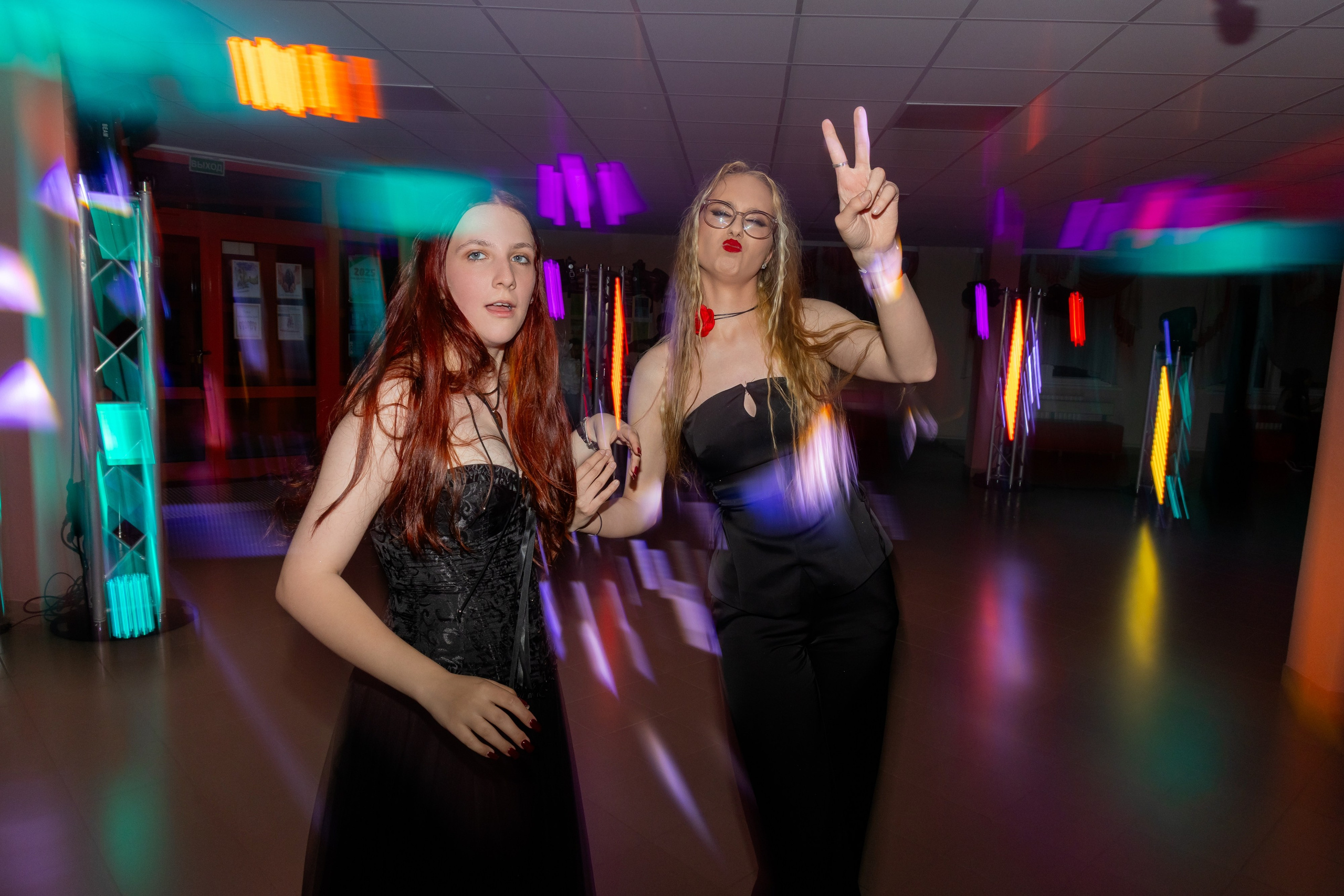 Школьный выпускной 2025 год в Минске, Беларуси. Свадебный фотограф в Минске/Беларуси Сергей Спиридонов