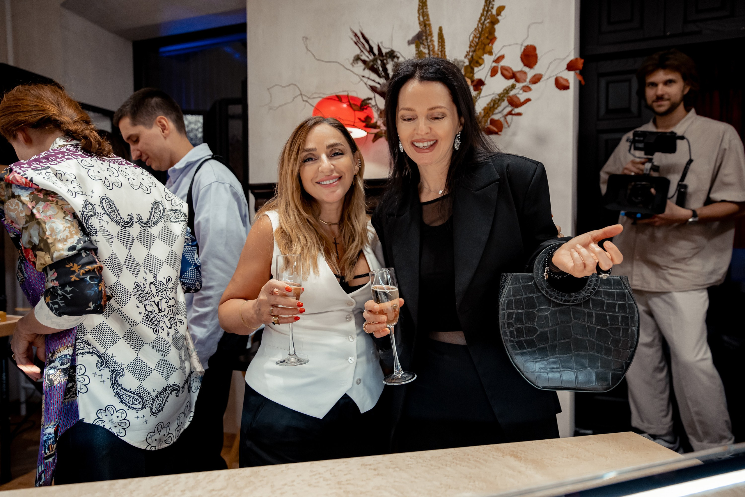 Презентация коллекции цветных драгоценностей в Le Noir. Главная