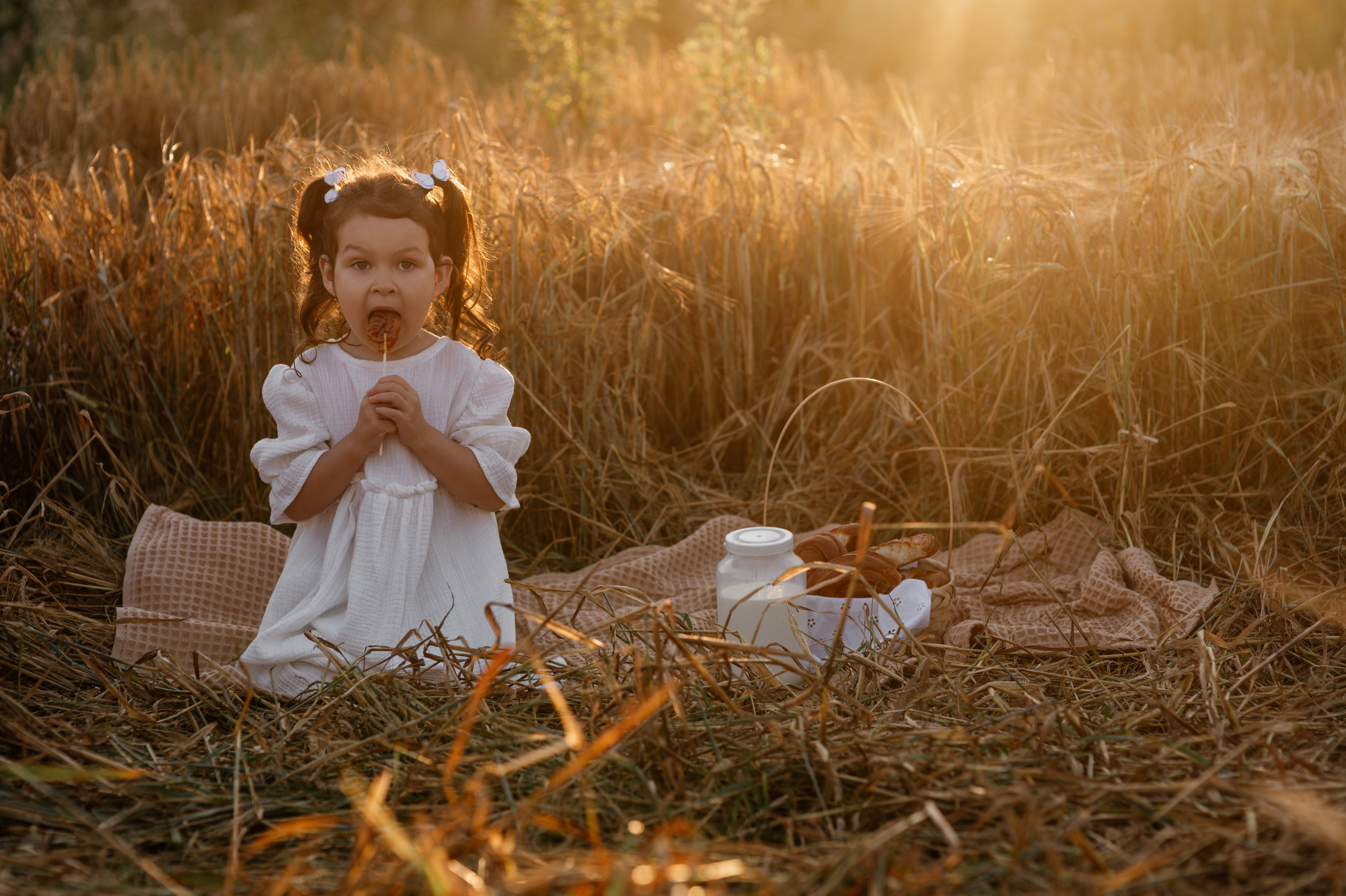 Анонс с маленькими булочками. Женский и семейный фотограф в Костроме. Алена Шепот