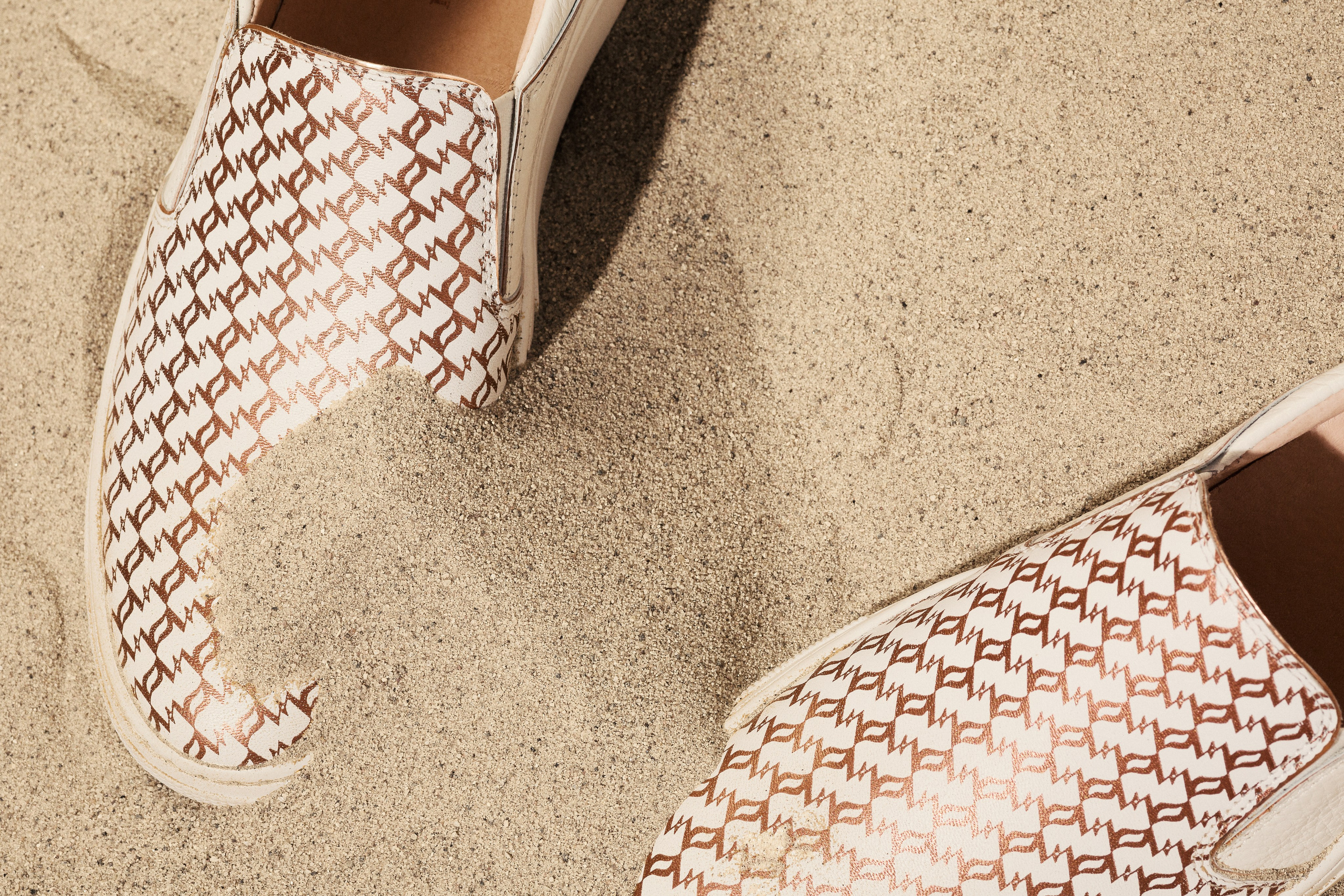 Обувь и аксессуары. Предметный фотограф. Москва. Продюсирование съемок, Set-design & пост-продакшн, E-commerce контент