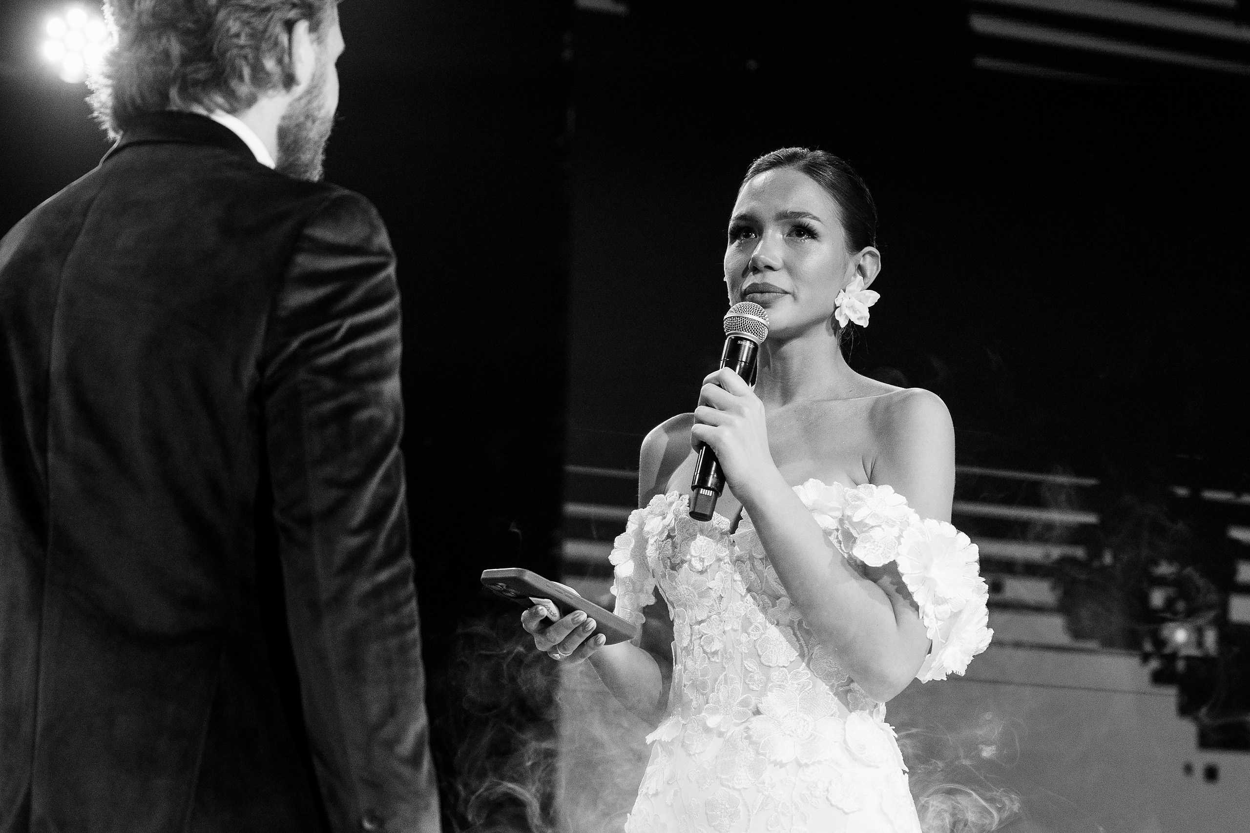 Эмоциональная свадебная фотосъемка в концертном зале Veneziano. Саша Потапкин Фотограф. Сочи, Екатеринбург, Москва