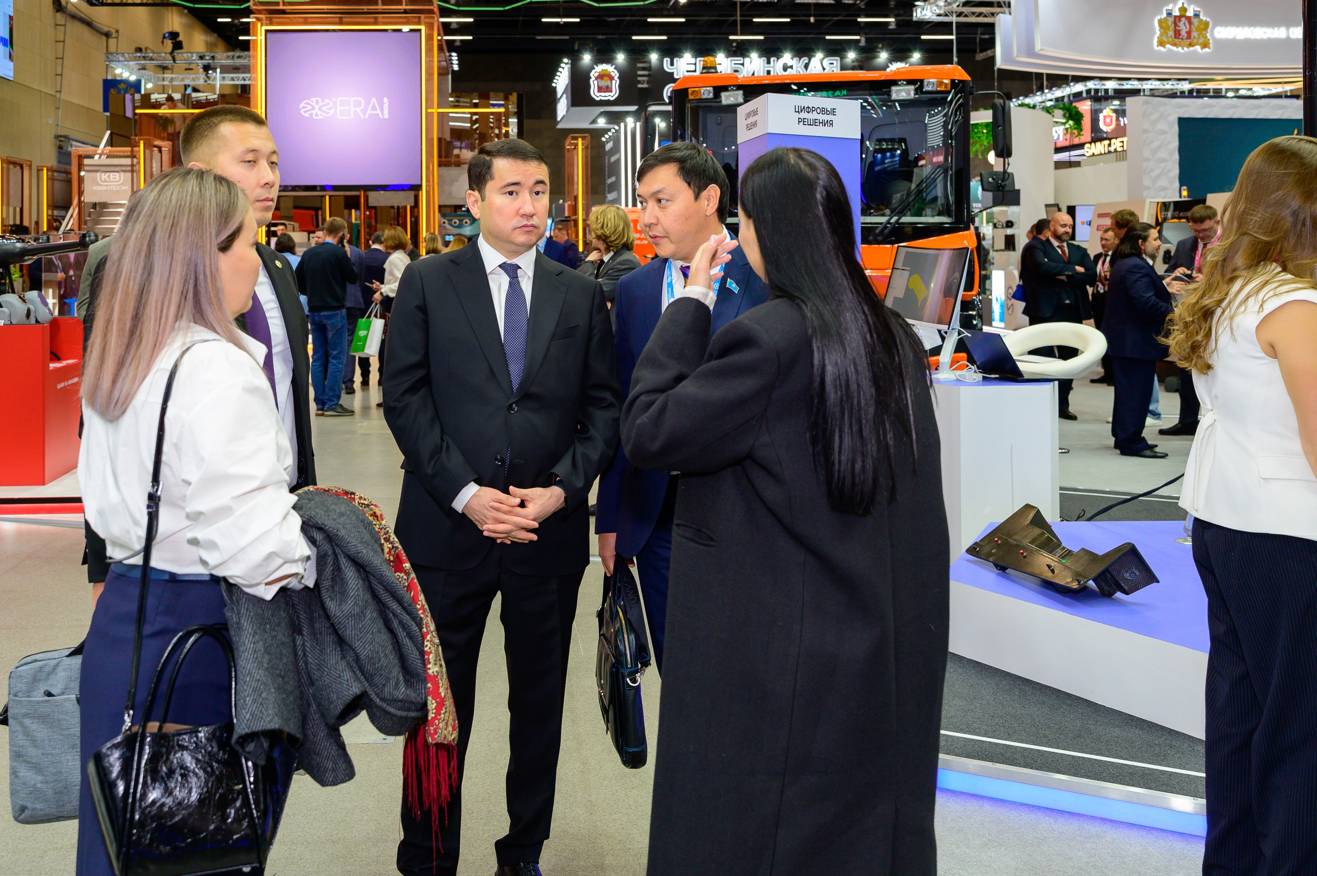 «ИННОПРОМ. Беларусь» — это международная промышленная выставка, объединяющая представителей различных отраслей промышленности, инновационных компаний, инвесторов и государственных структур. Это уникальная платформа для обмена опытом, внедрения новых идей и технологий, что способствует повышению актуальности отрасли и развитию сотрудничества между странами.#БольшаяпромышленнаянеделявМинске @belexpo_by@ph.andrey_puhach #bigindustrialweek #bigindustrialwee