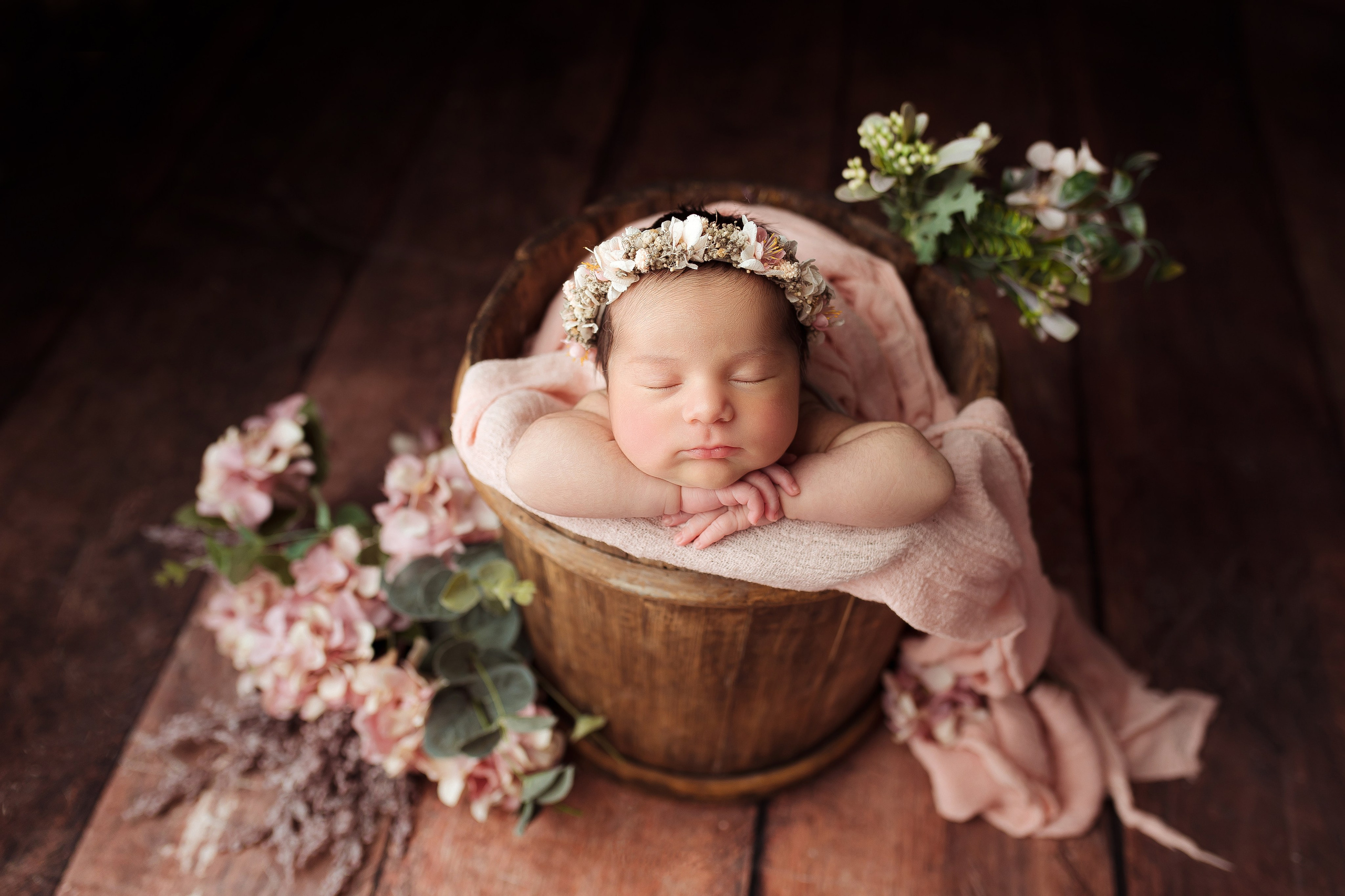 Новорожденные. Детский фотограф новорожденных Москва. годики под ключ. своя студия